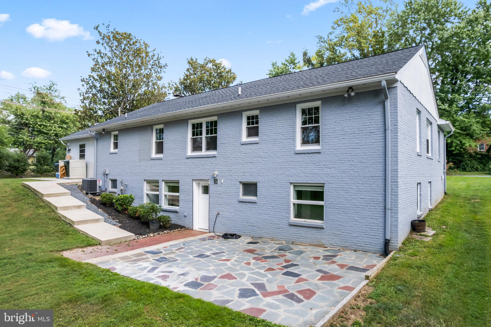 KIRBY COURT - Residential