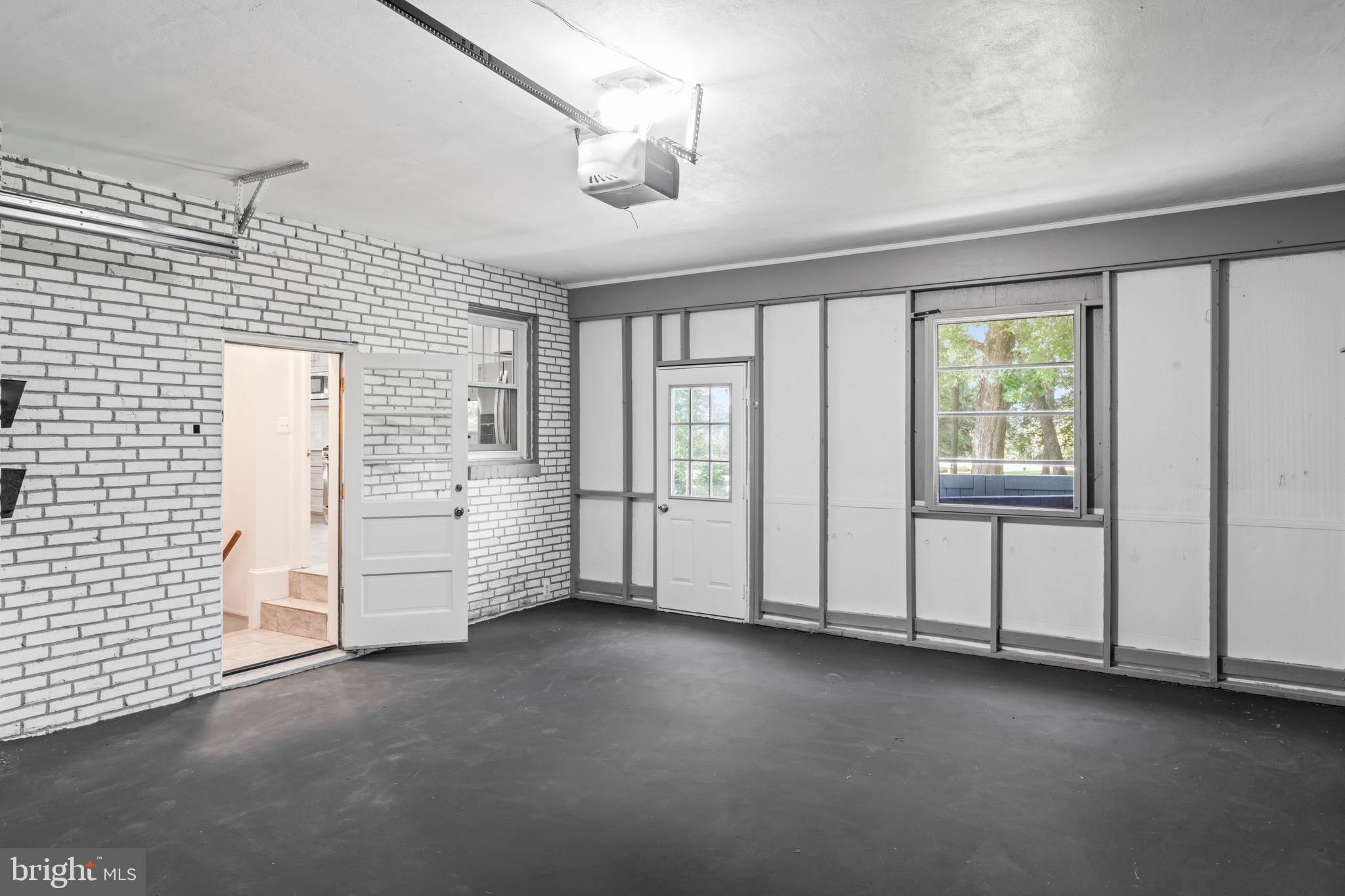 KIRBY COURT - Residential