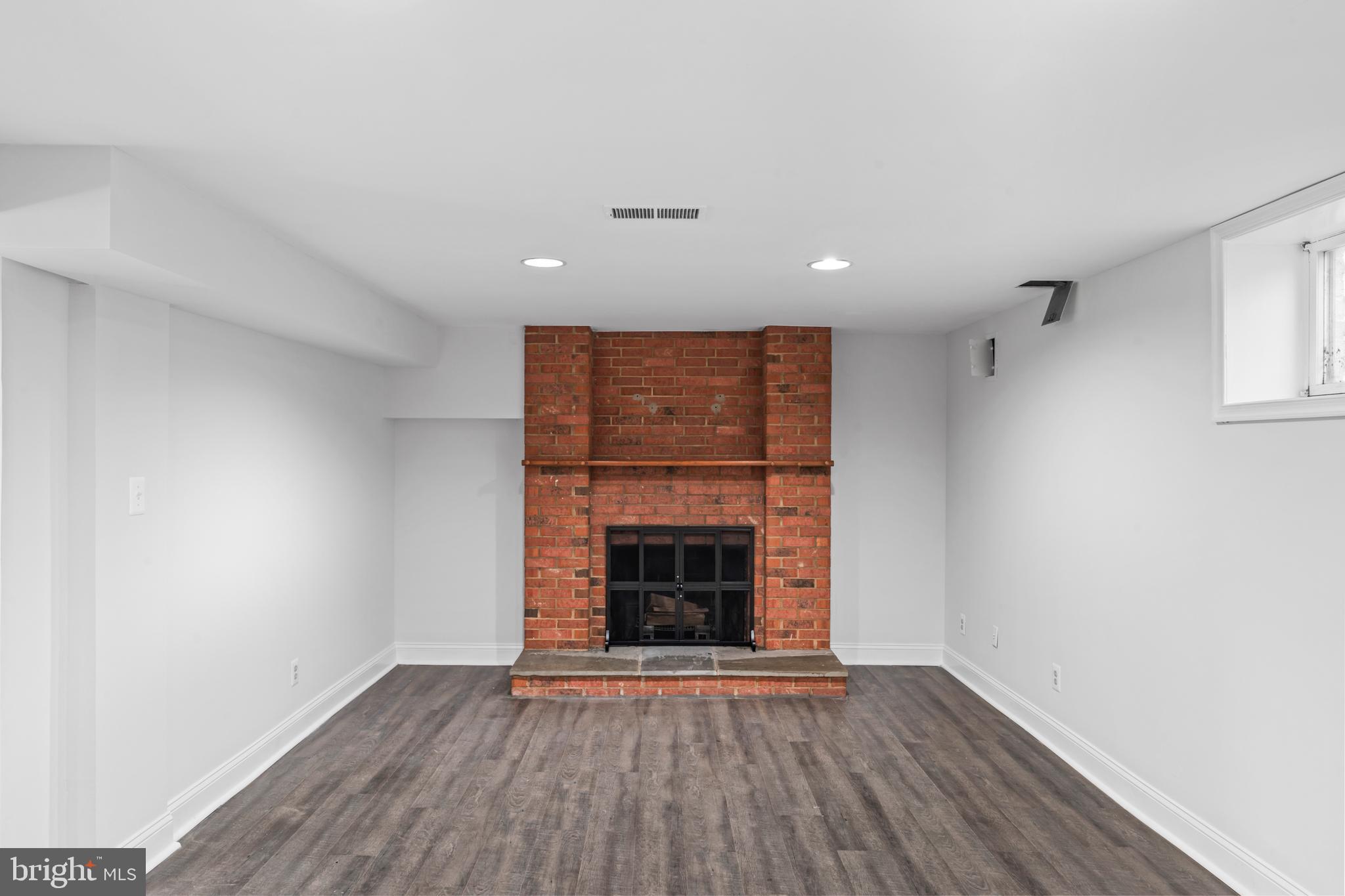 KIRBY COURT - Residential