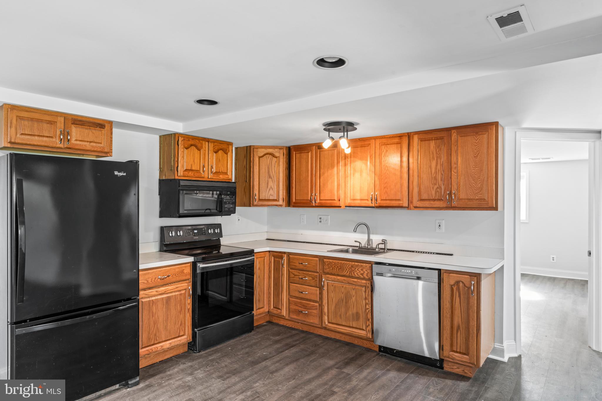 KIRBY COURT - Residential