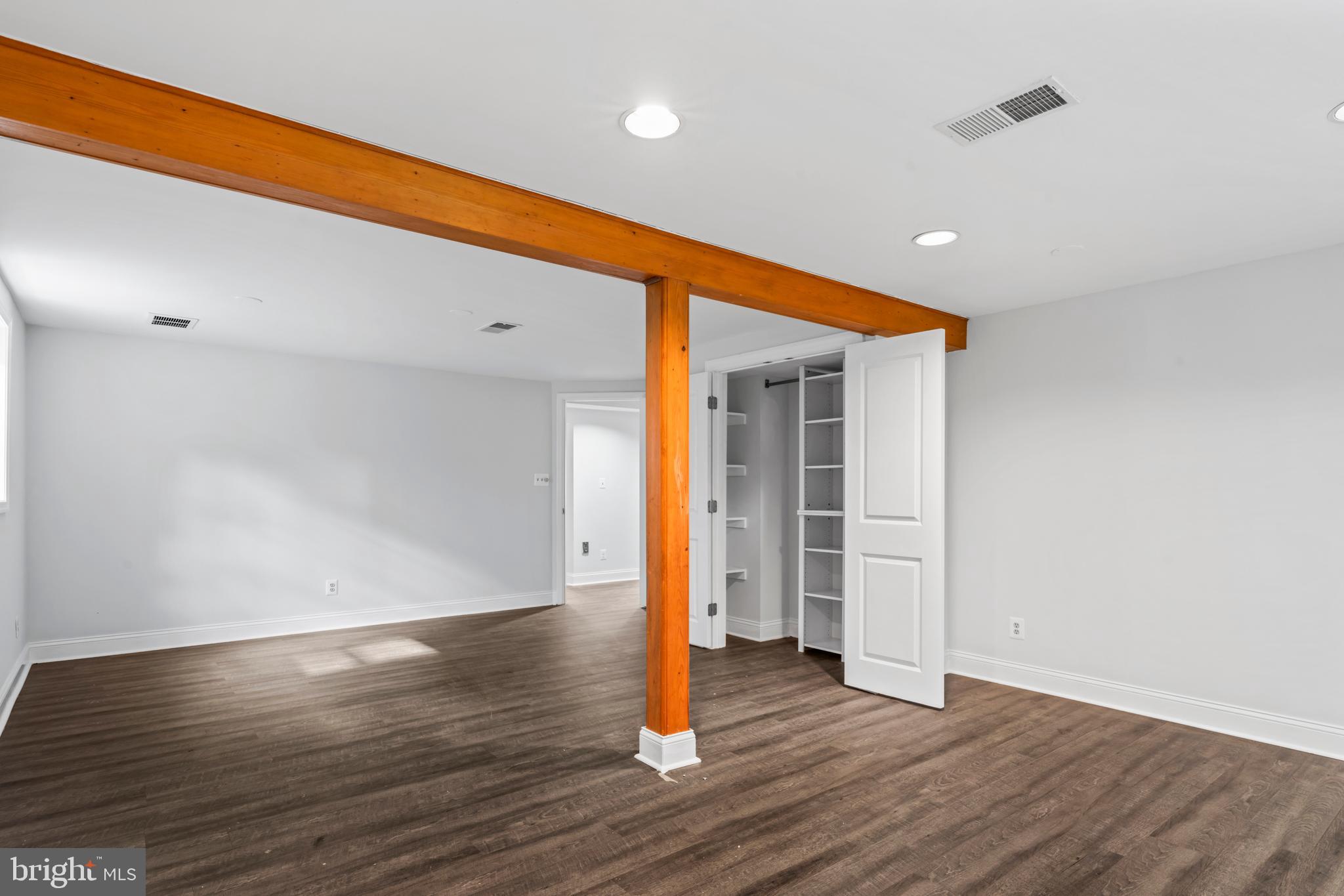 KIRBY COURT - Residential