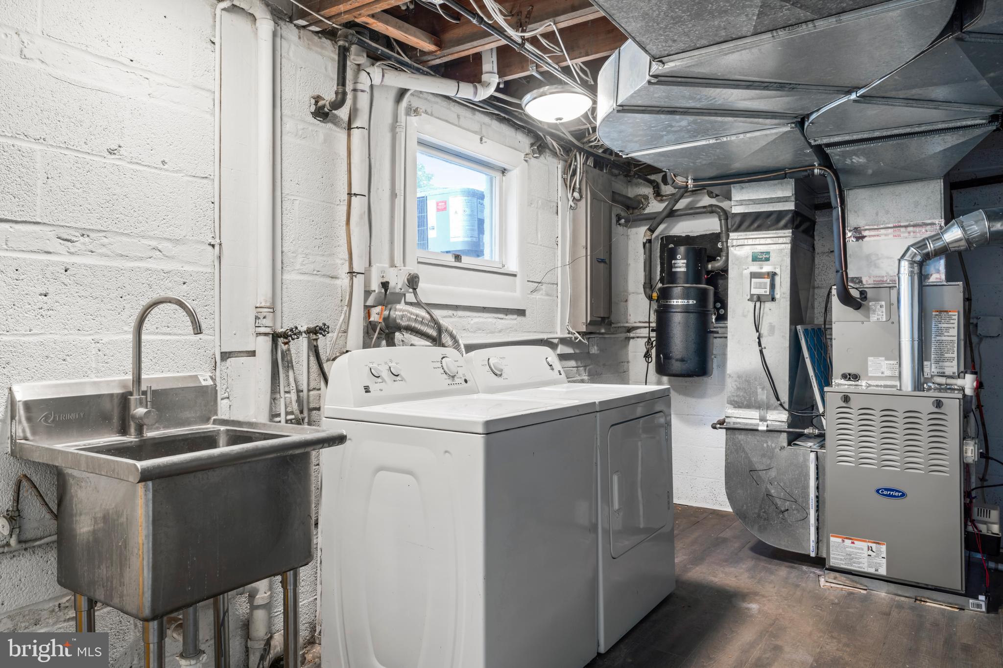 KIRBY COURT - Residential