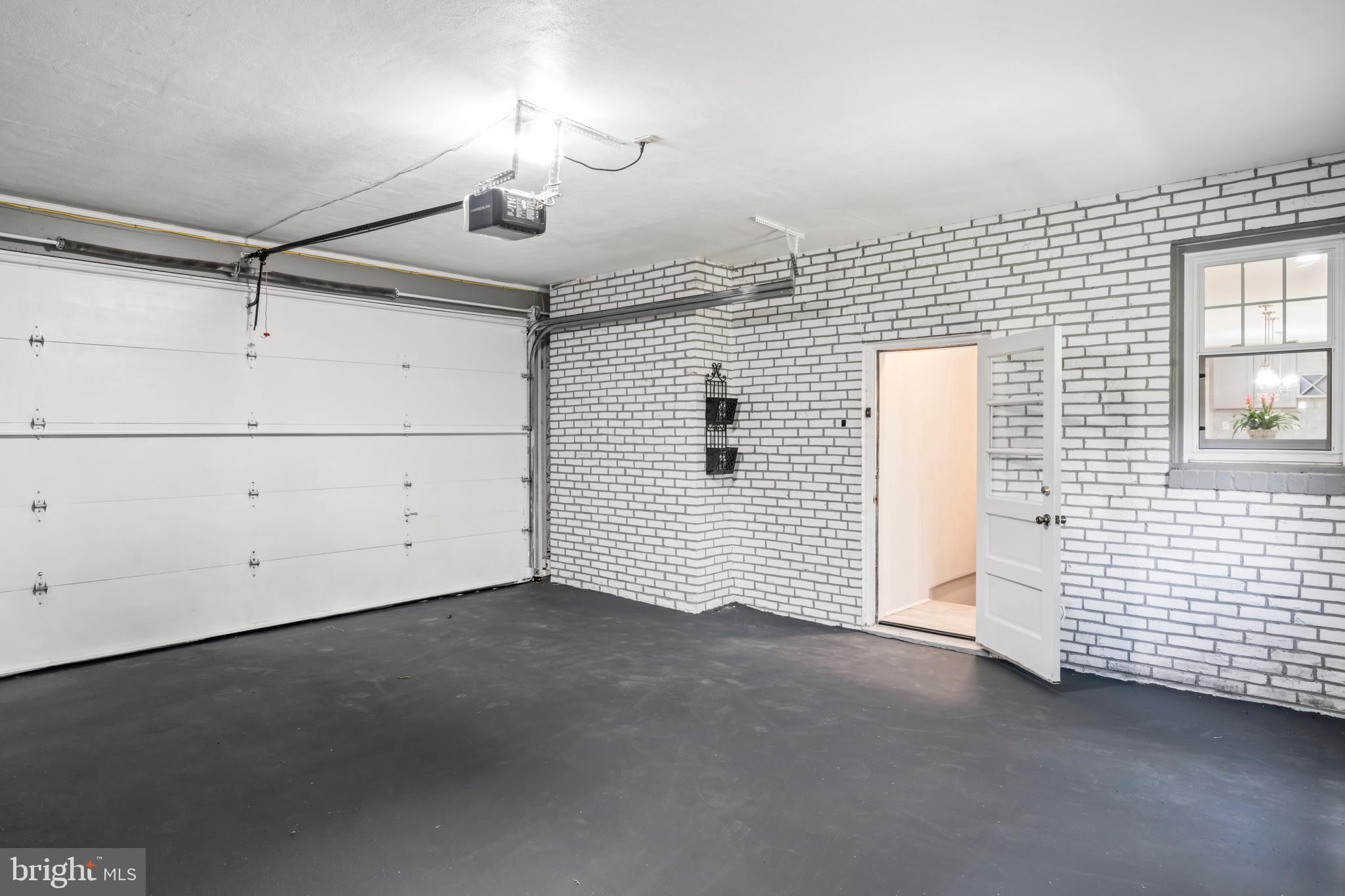 KIRBY COURT - Residential