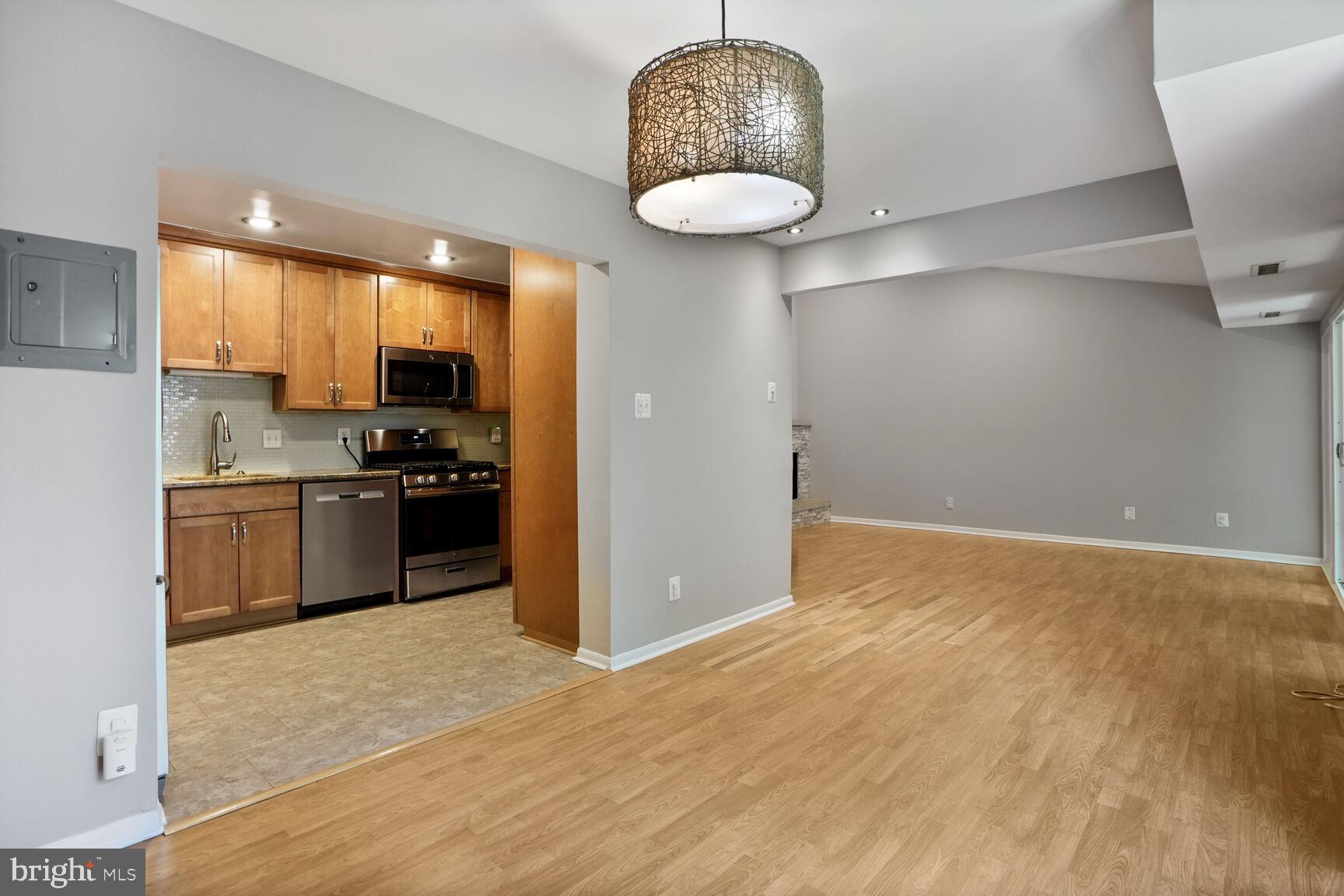 HUNTERS WOODS VILLAGE - Residential Lease