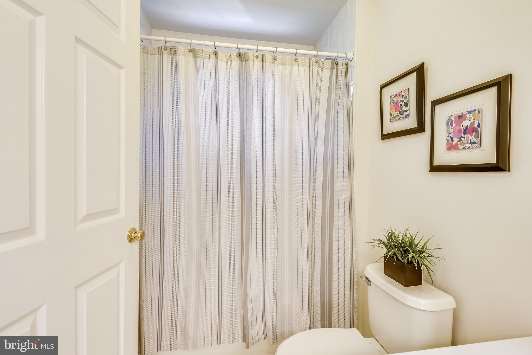 FAIR OAKS HUNT - Residential