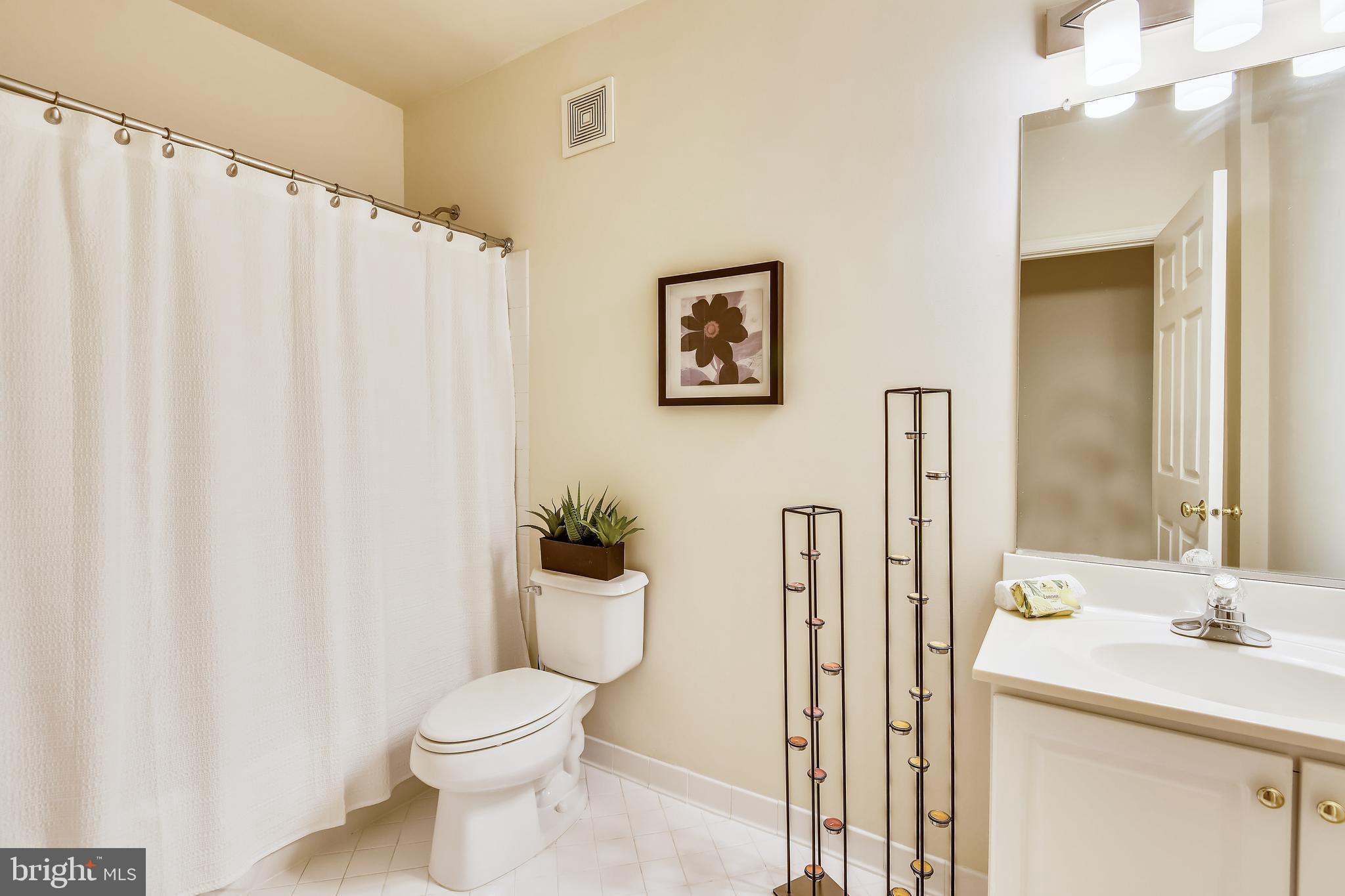 FAIR OAKS HUNT - Residential