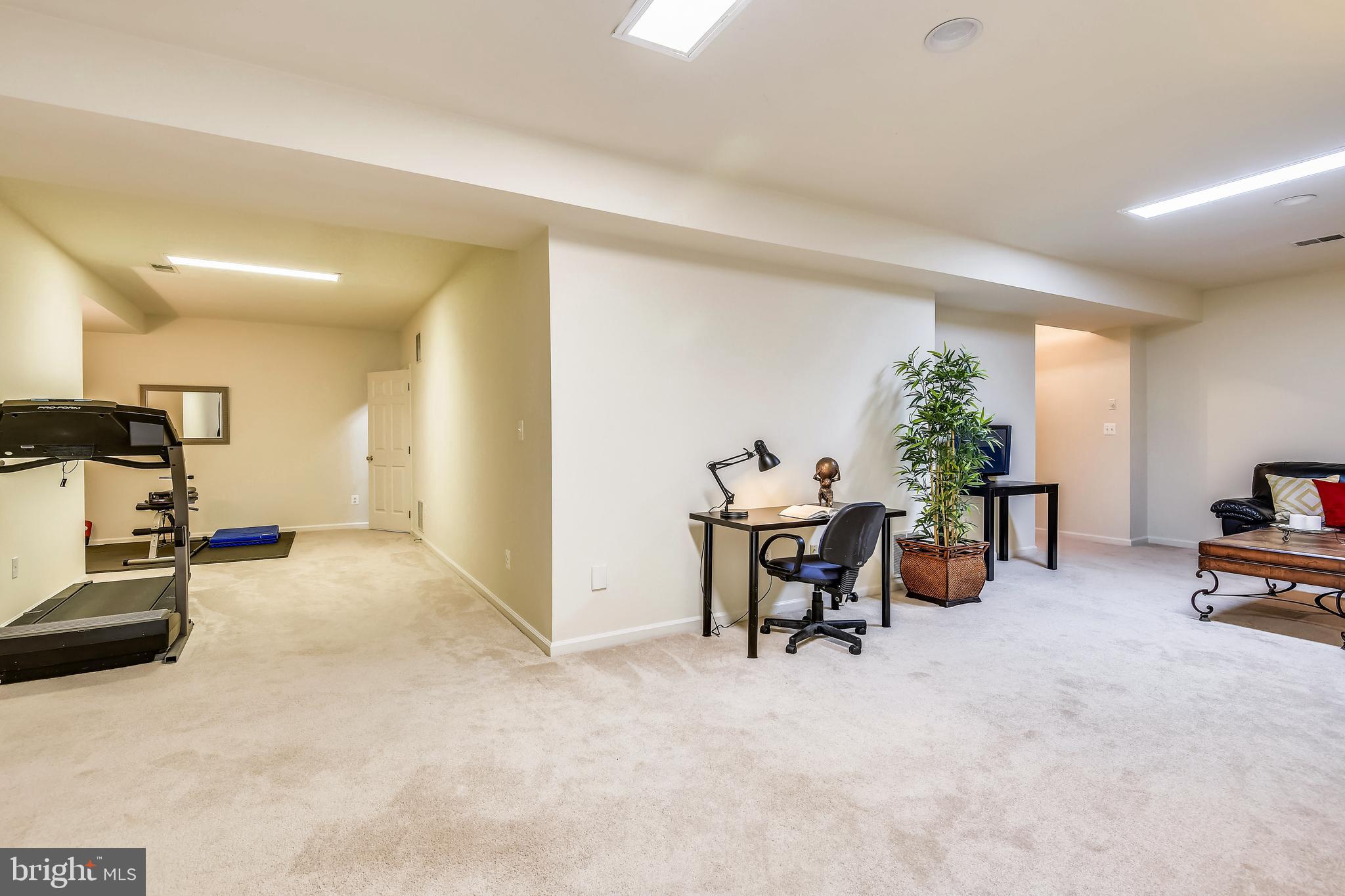 FAIR OAKS HUNT - Residential