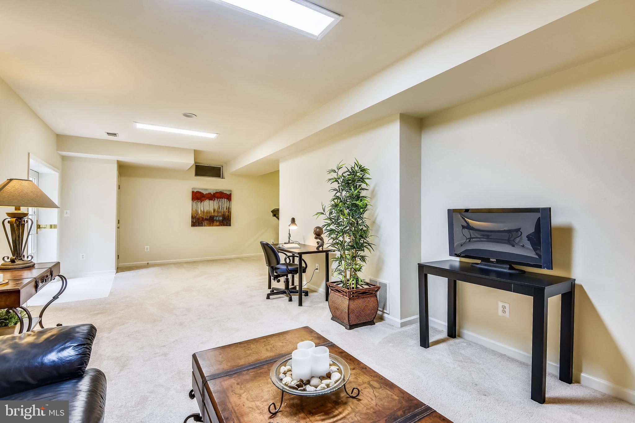 FAIR OAKS HUNT - Residential