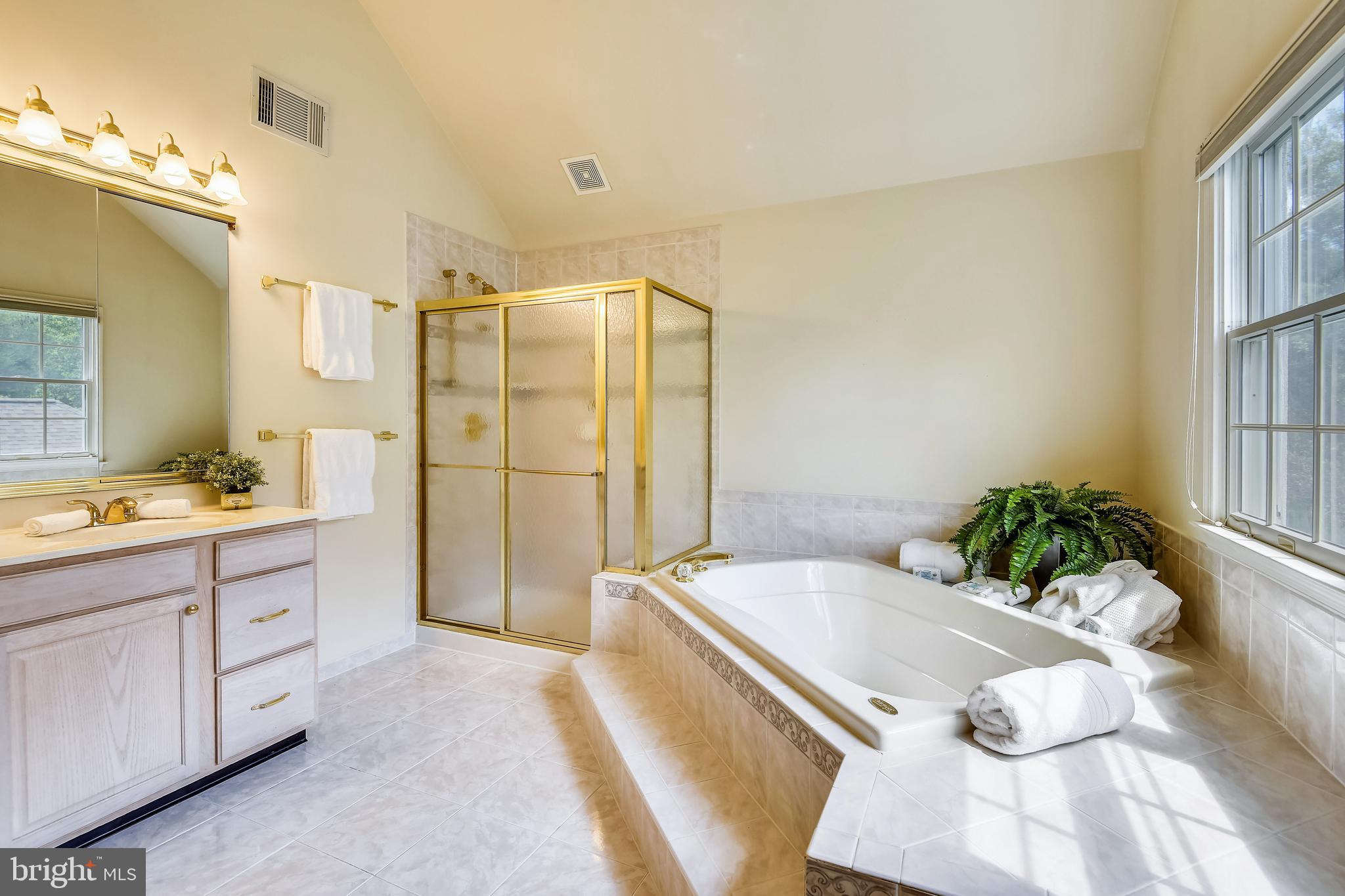 FAIR OAKS HUNT - Residential