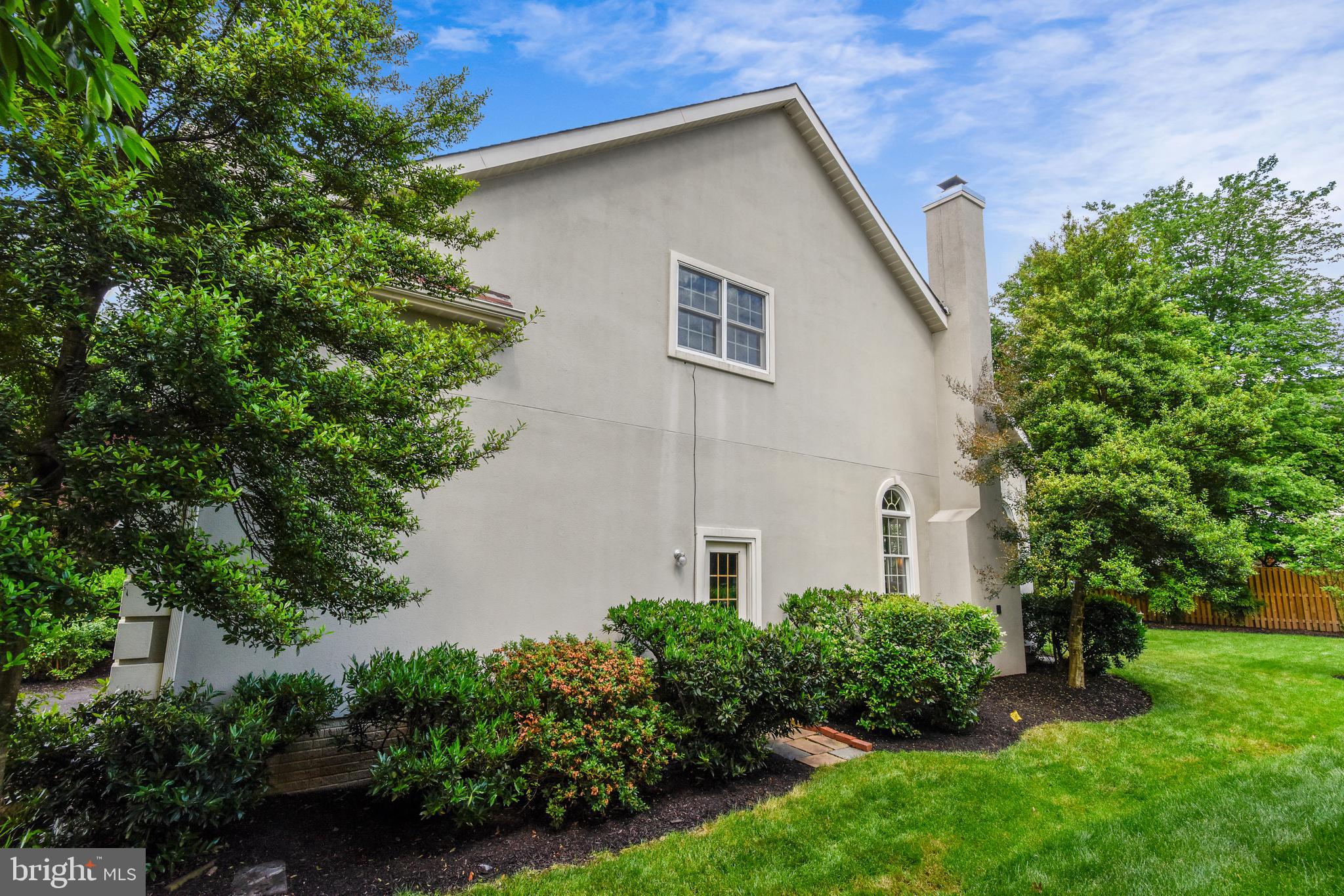 FAIR OAKS HUNT - Residential