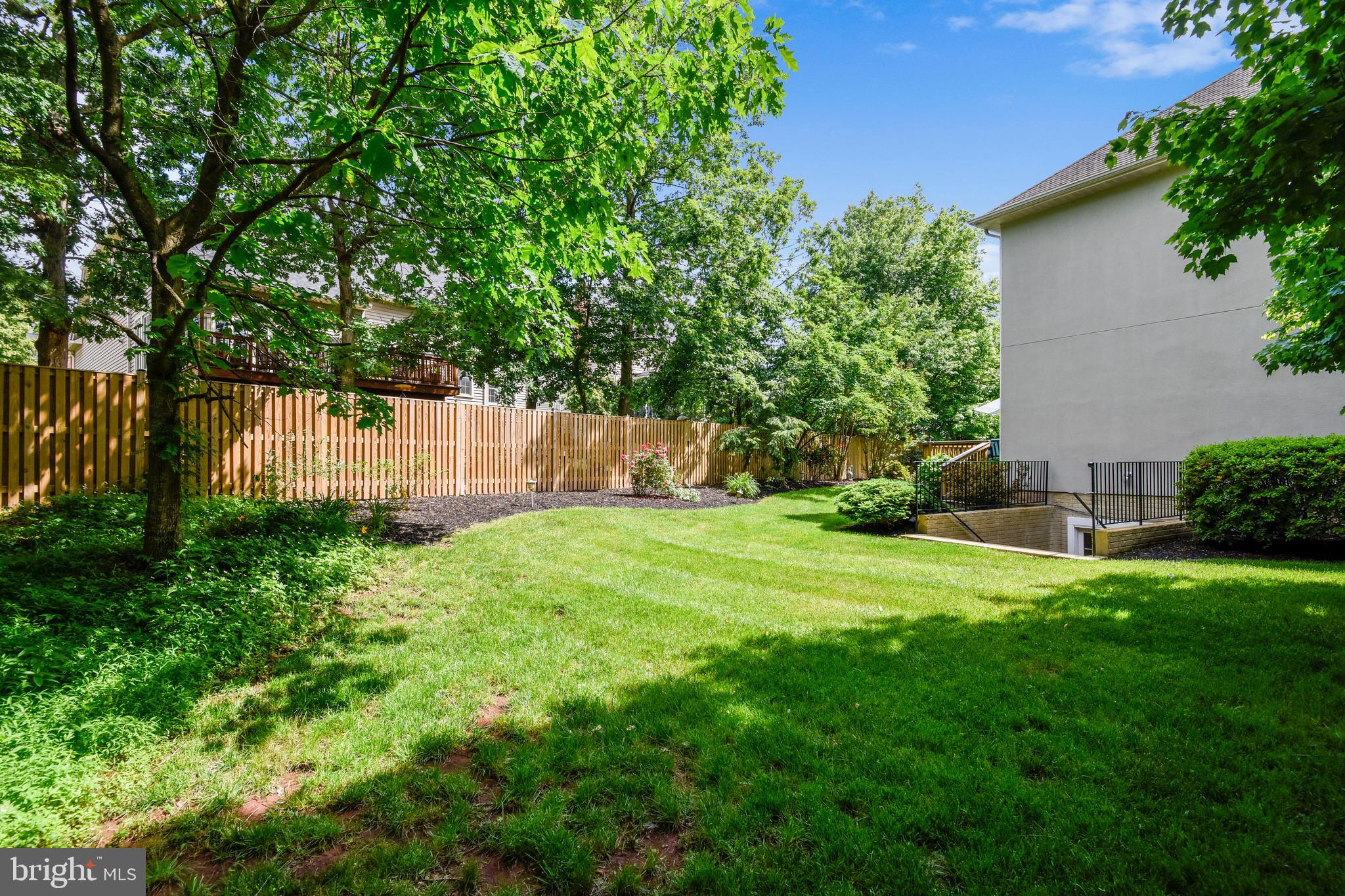 FAIR OAKS HUNT - Residential