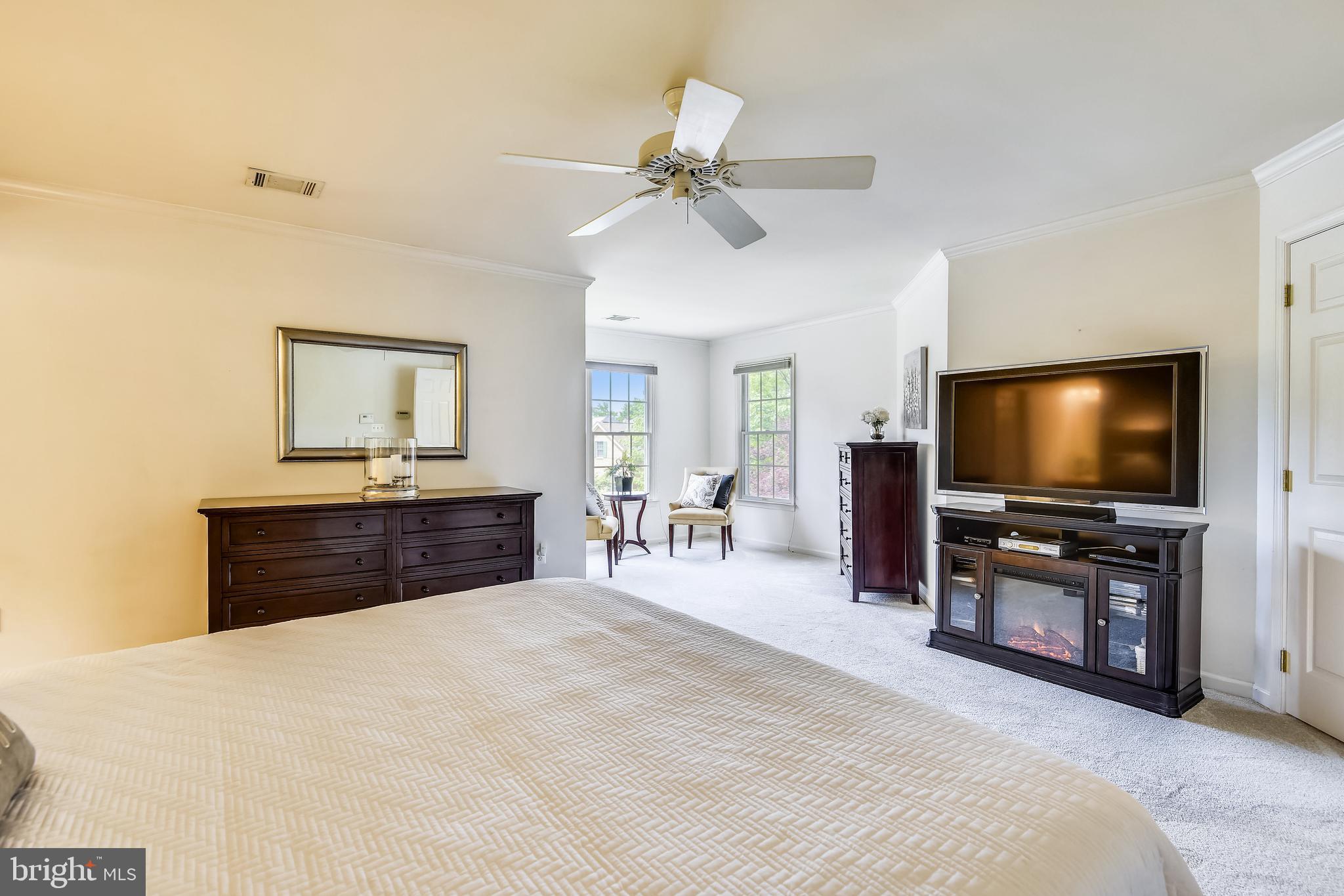 FAIR OAKS HUNT - Residential