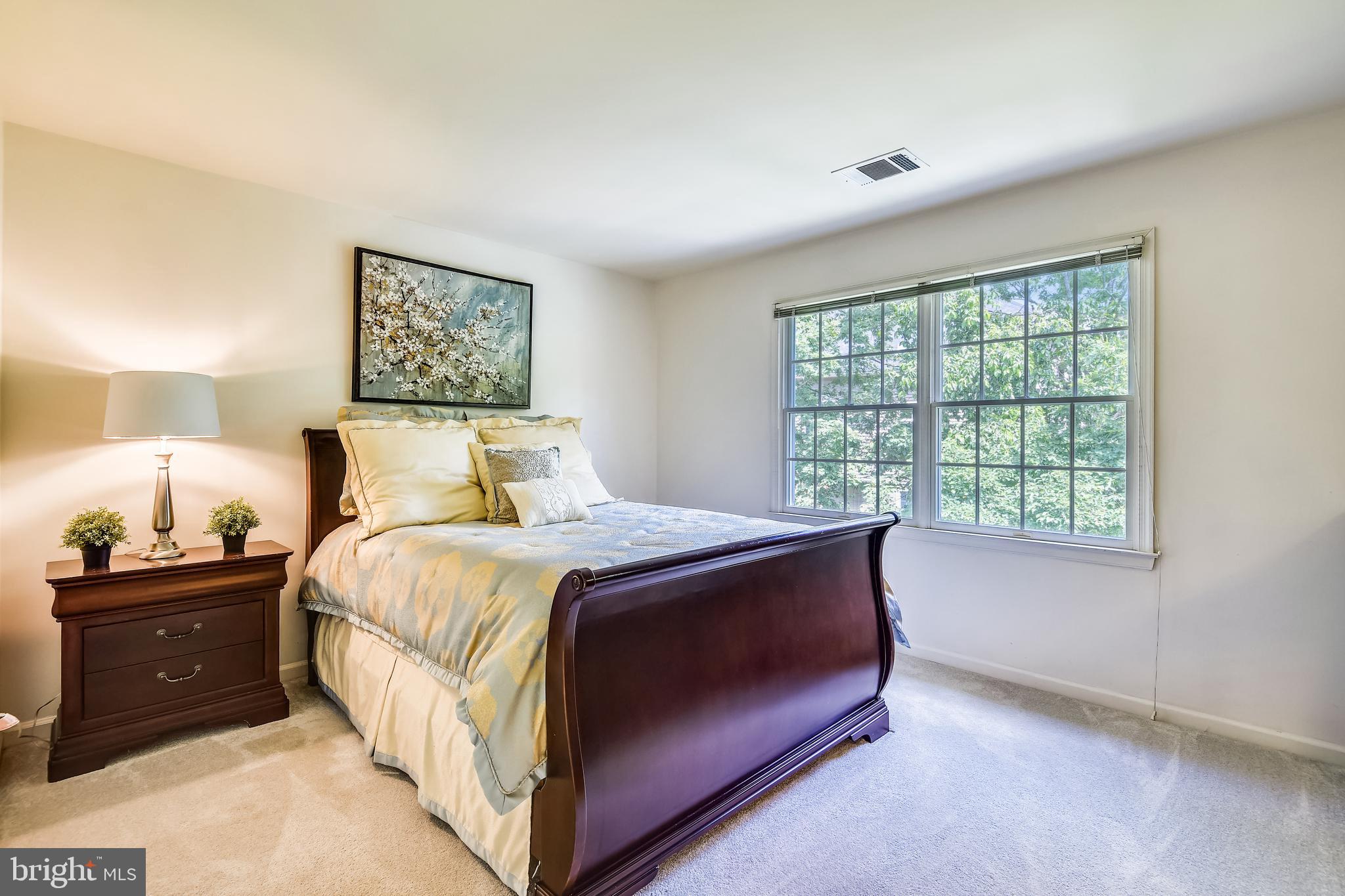 FAIR OAKS HUNT - Residential