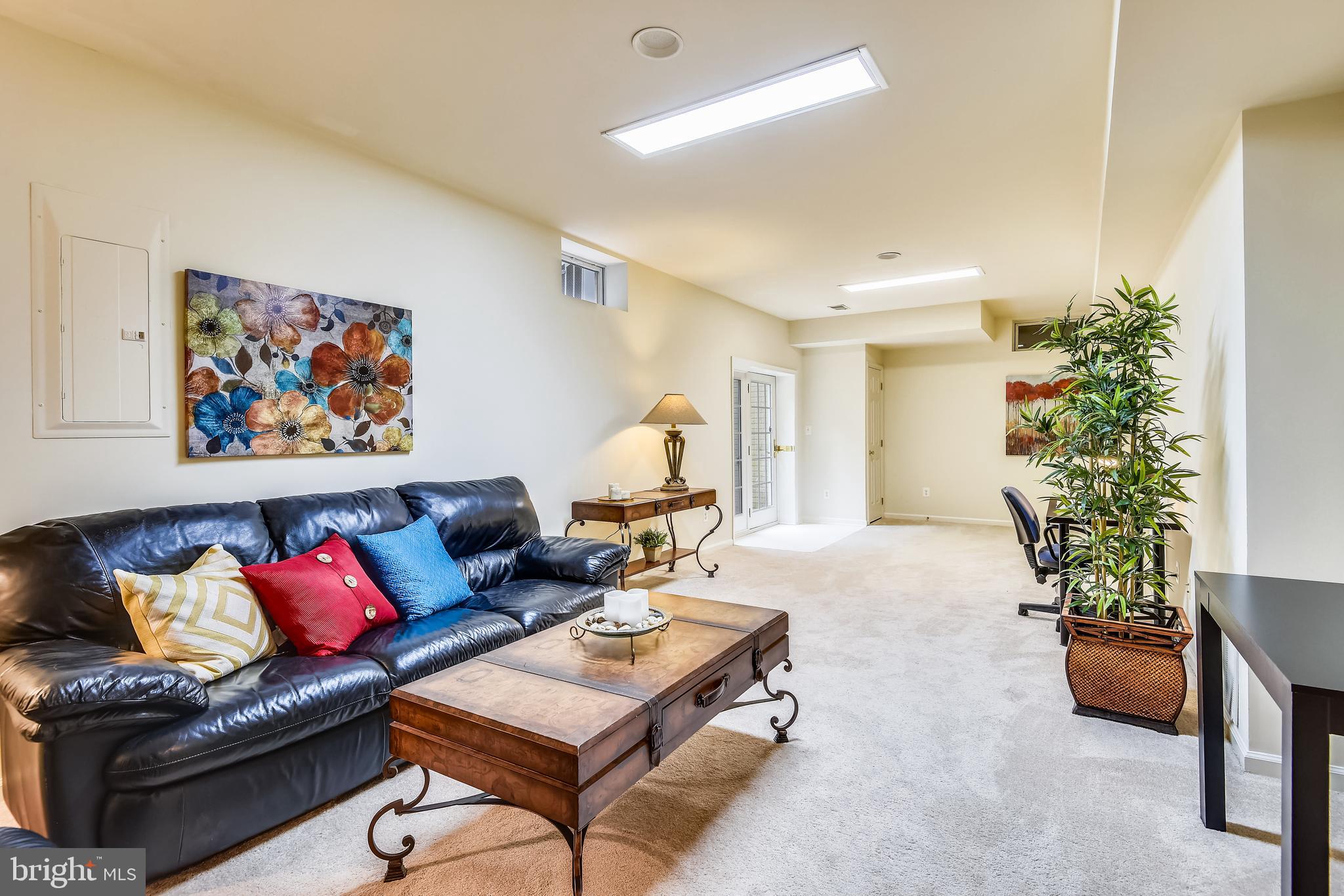 FAIR OAKS HUNT - Residential