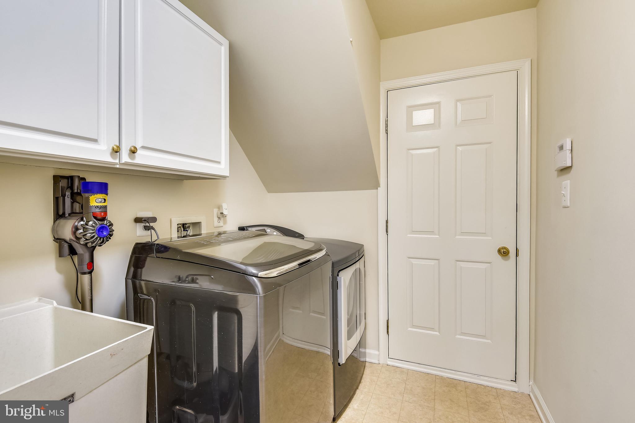 FAIR OAKS HUNT - Residential