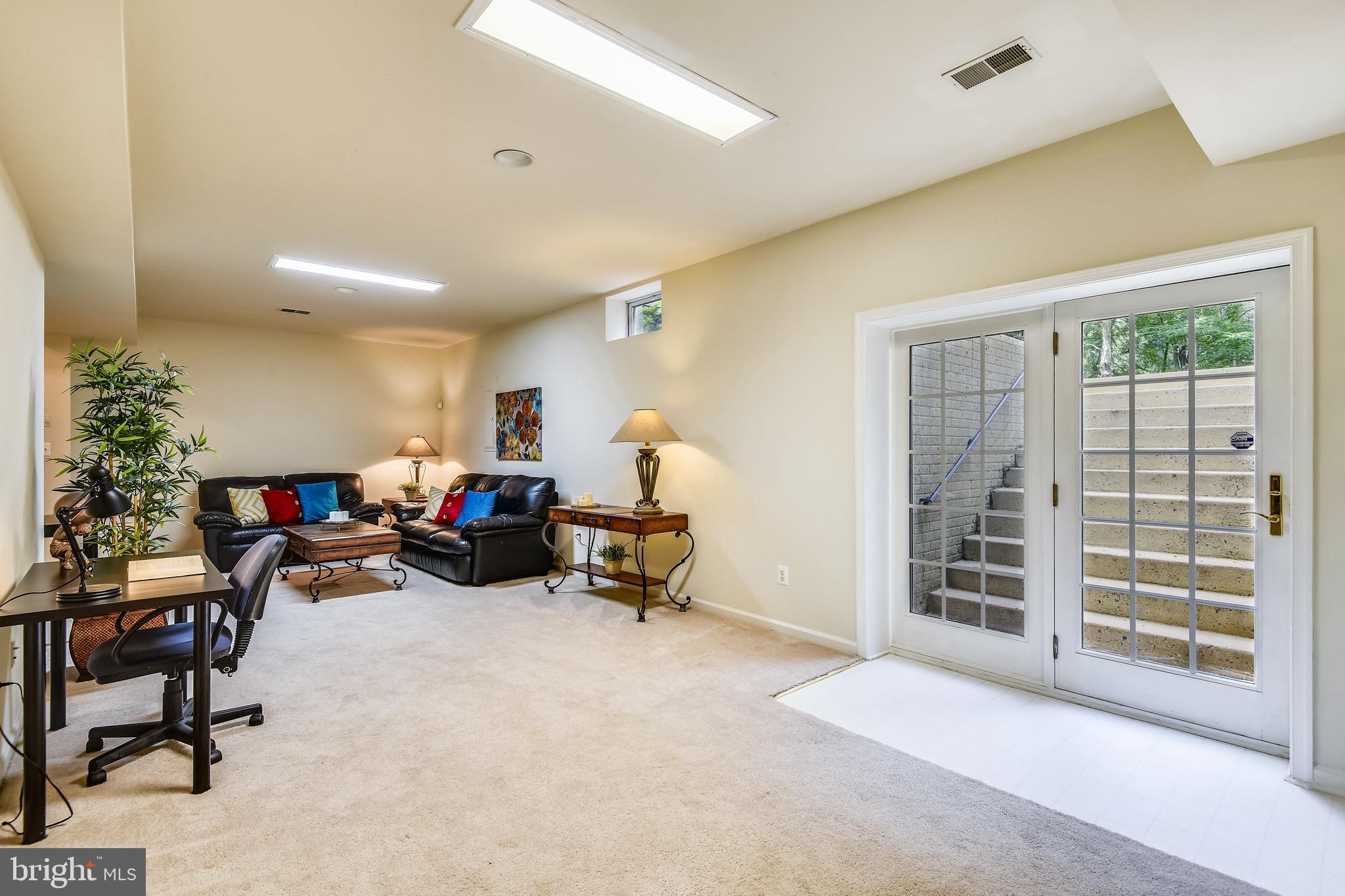 FAIR OAKS HUNT - Residential