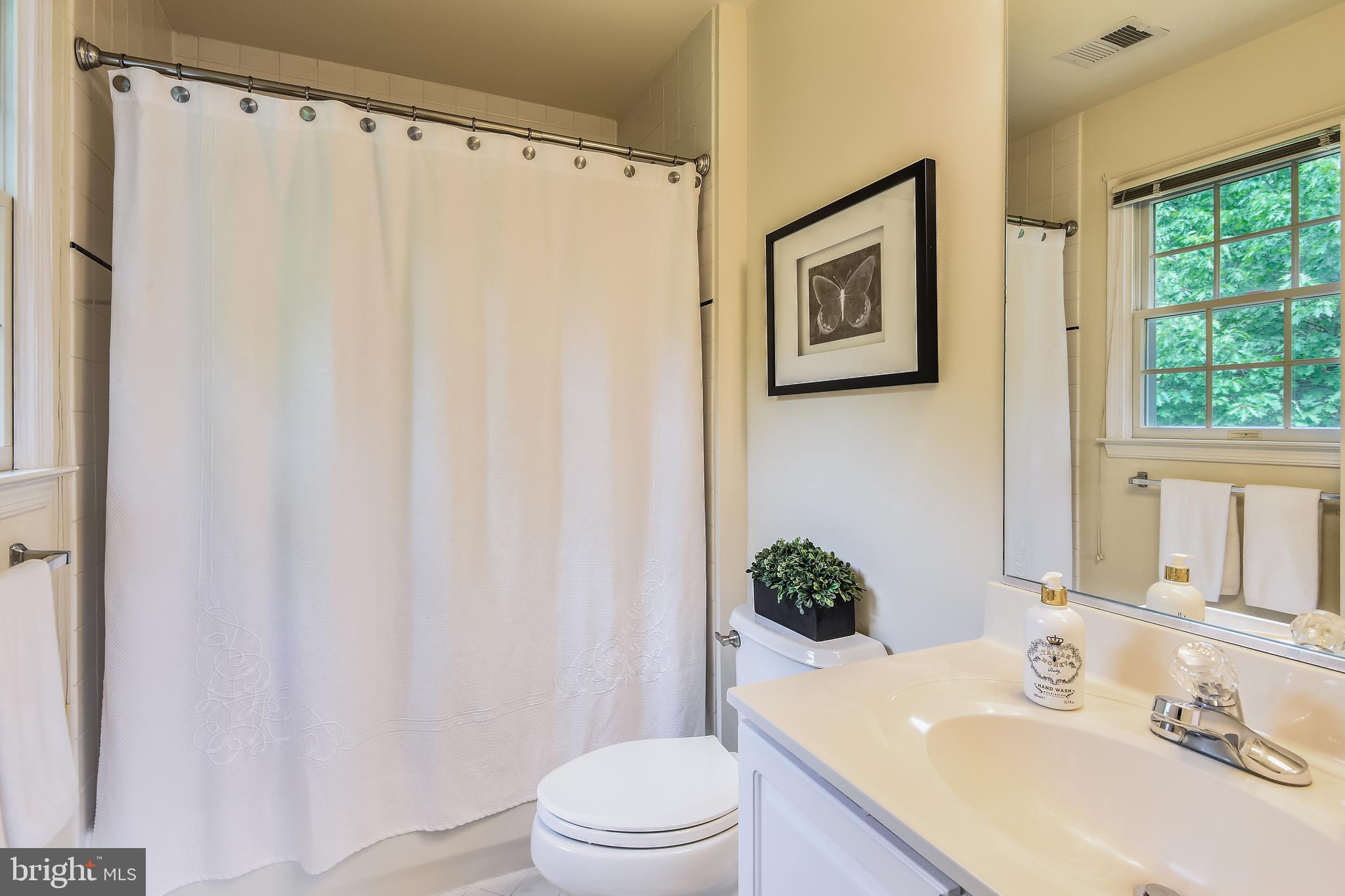 FAIR OAKS HUNT - Residential