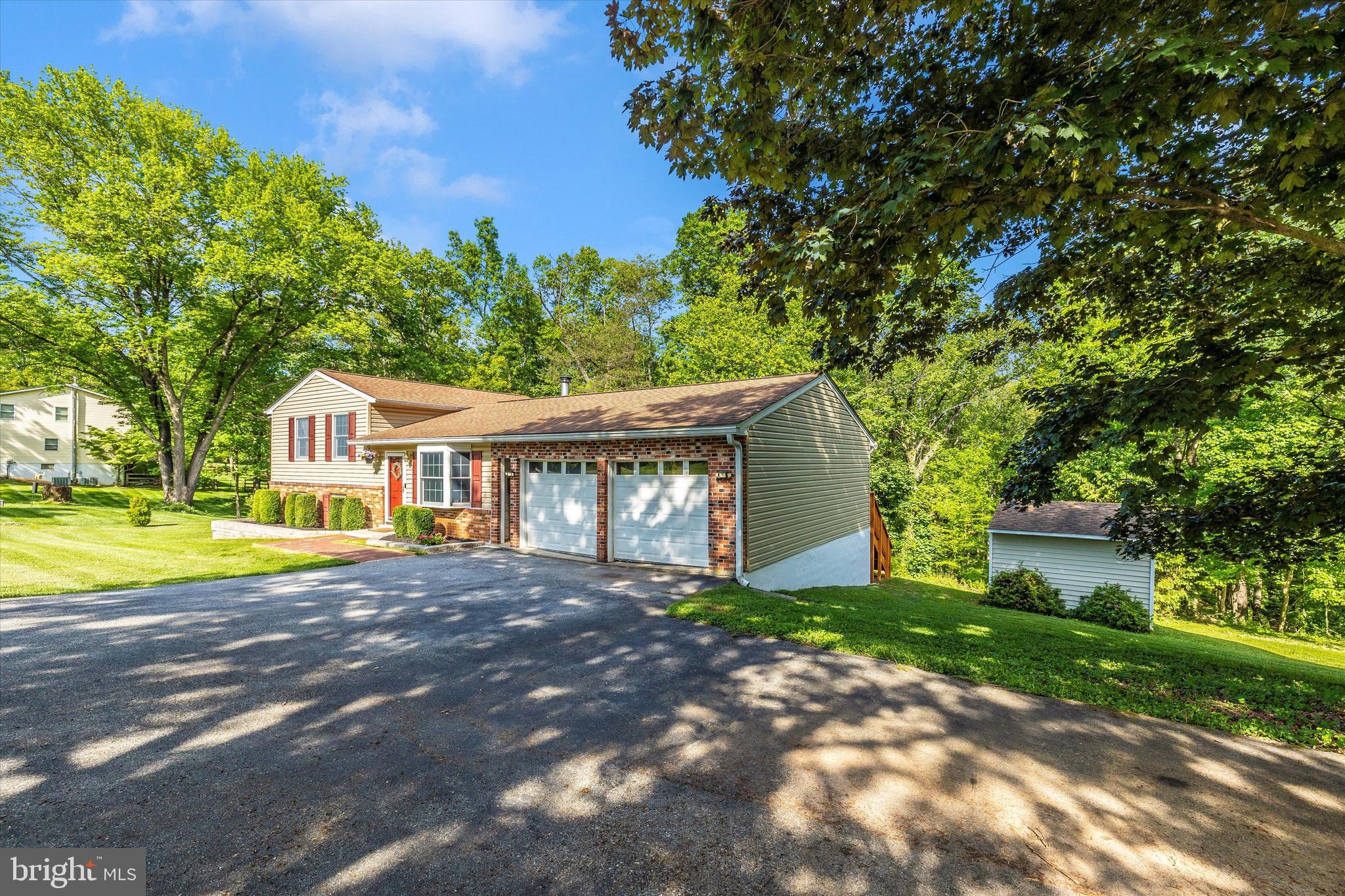SUNNYBROOK FARMS - Residential