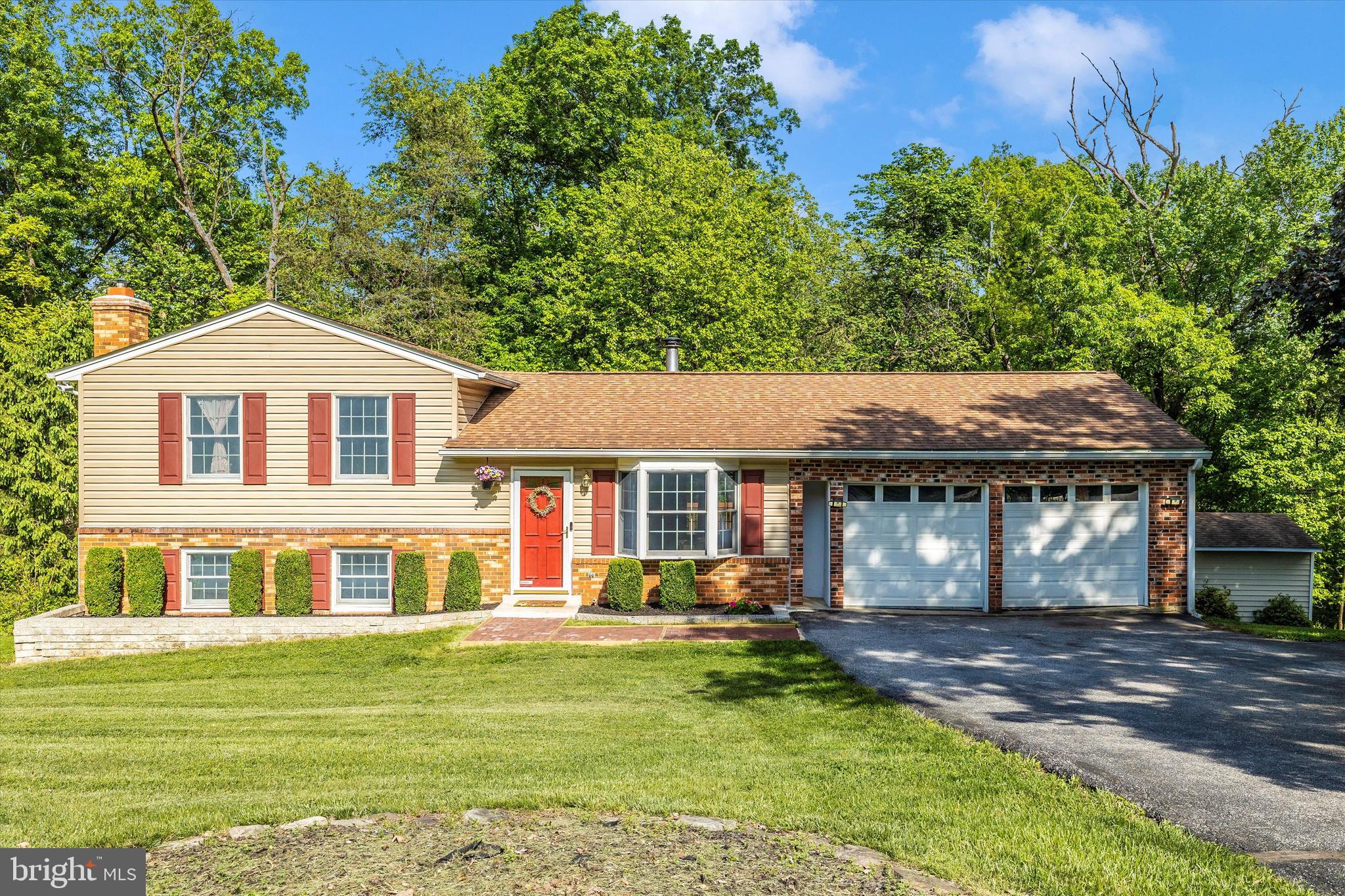 SUNNYBROOK FARMS - Residential
