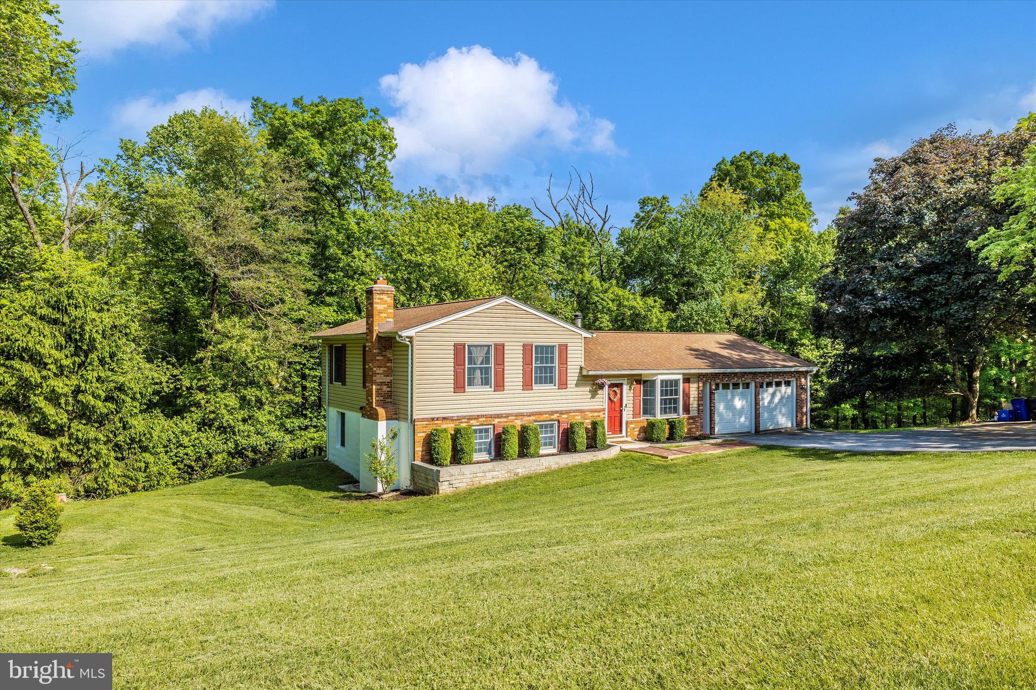 SUNNYBROOK FARMS - Residential