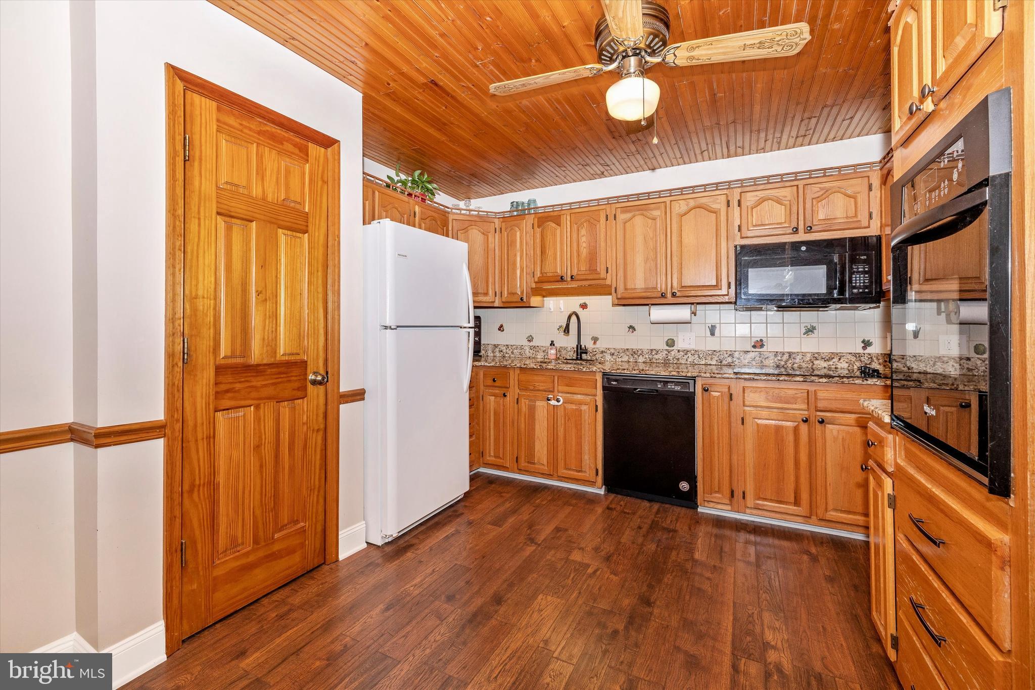 SUNNYBROOK FARMS - Residential