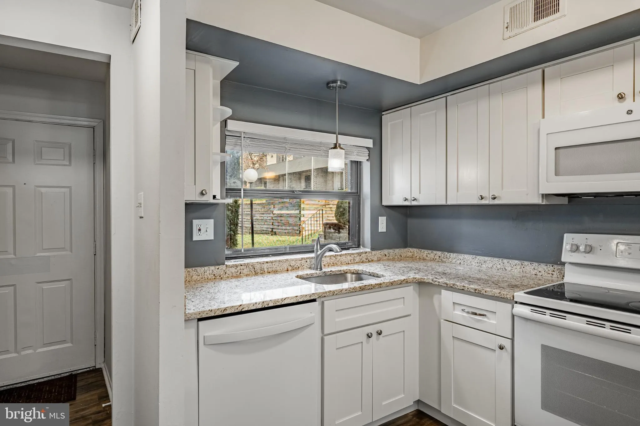 West Chester, Pennsylvania 19382, United States, 2 Bedrooms Bedrooms, ,2 BathroomsBathrooms,Residential,Active,231645