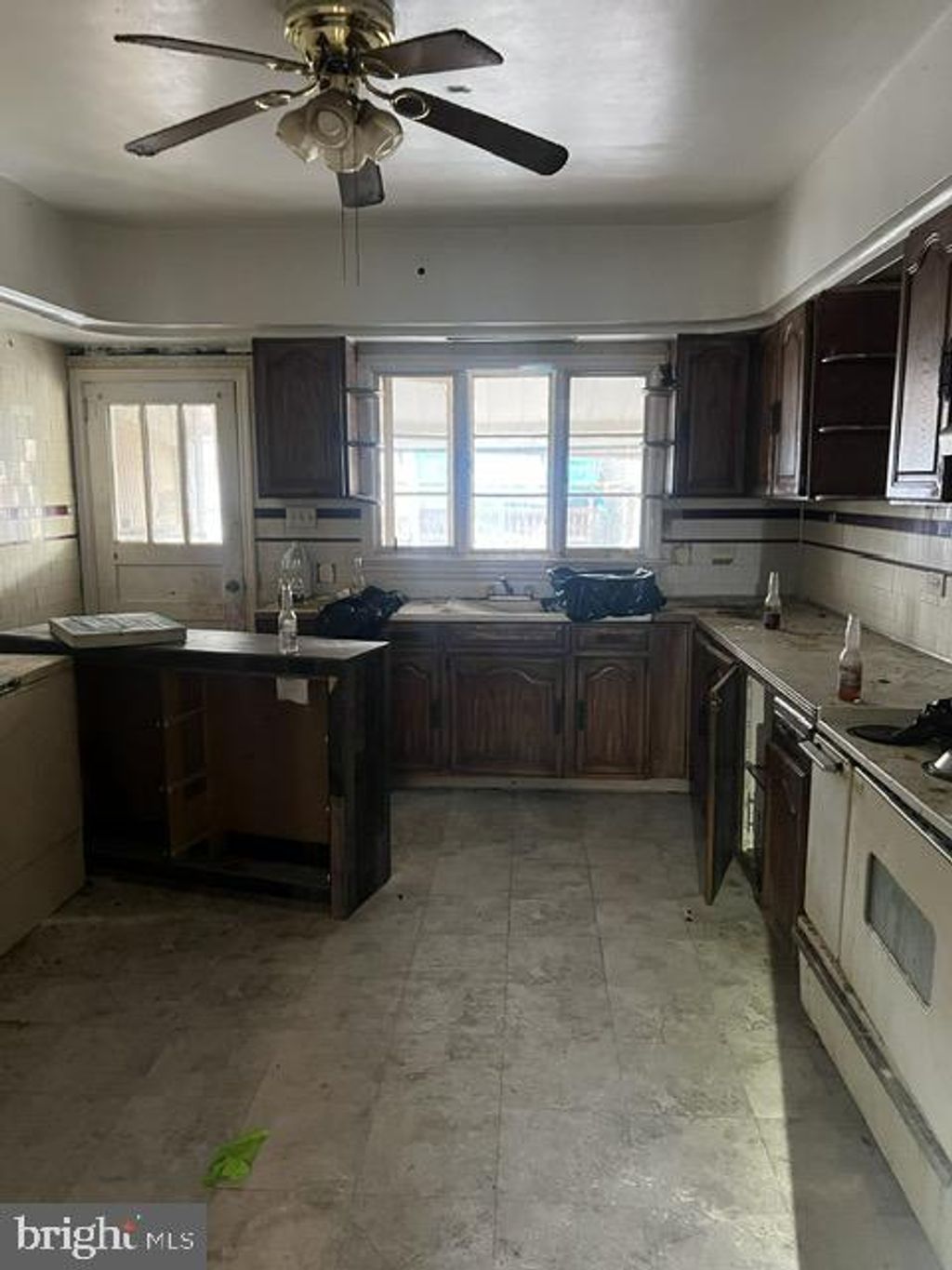 Photo of 214 W Coal Street, SHENANDOAH, PA 17976 (MLS # PASK2027042)