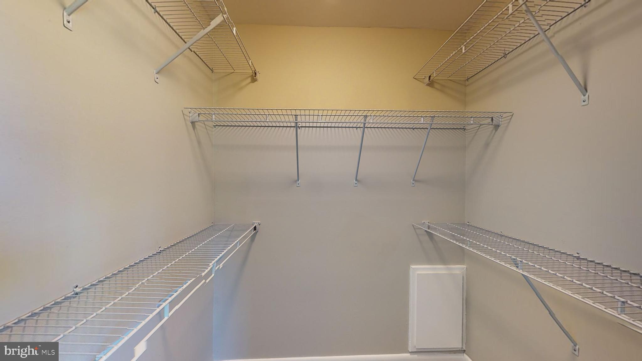 STRAWBERRY HILL EST SUB - Residential