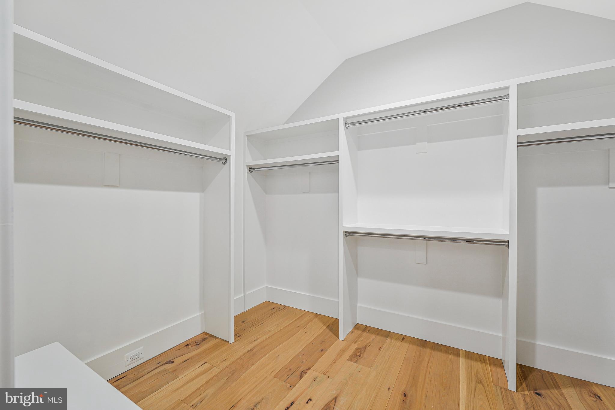 OAKTON - Residential