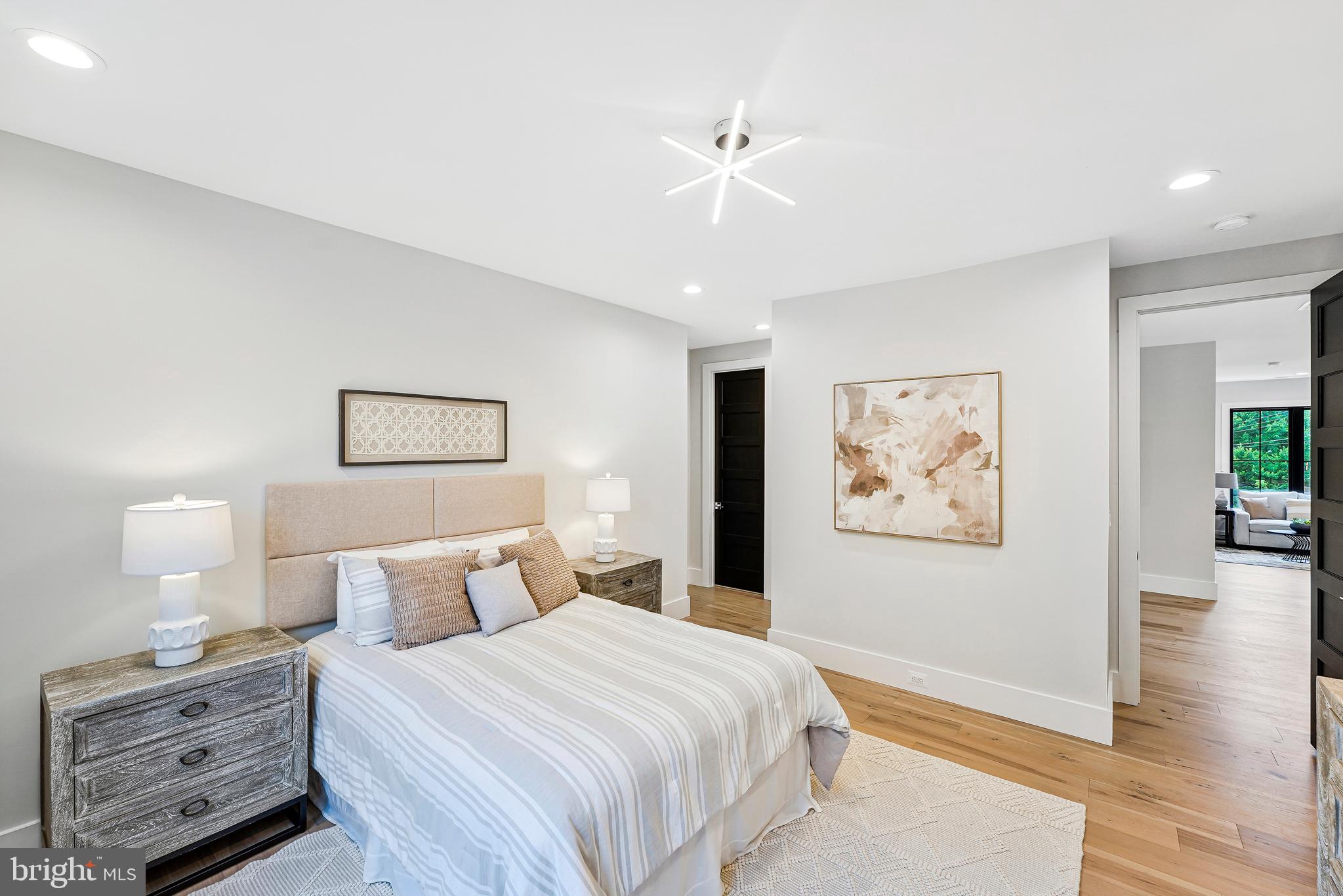 OAKTON - Residential