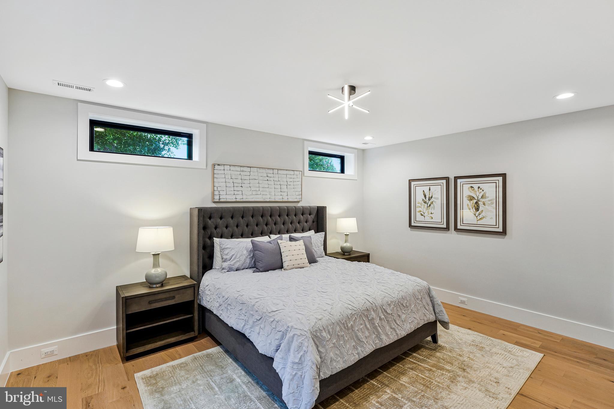 OAKTON - Residential