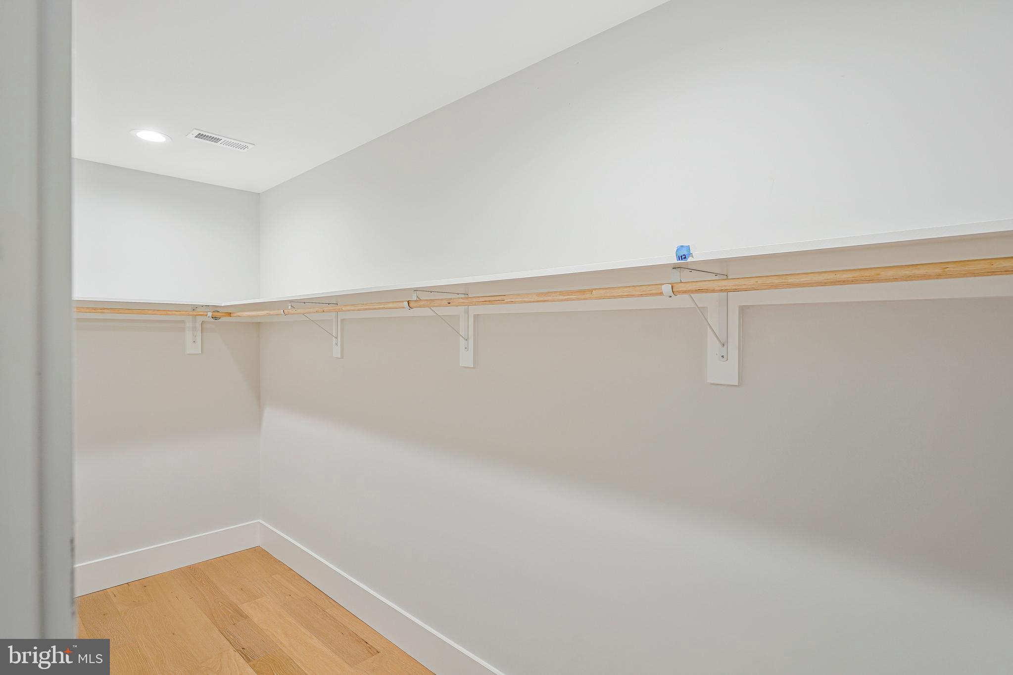 OAKTON - Residential