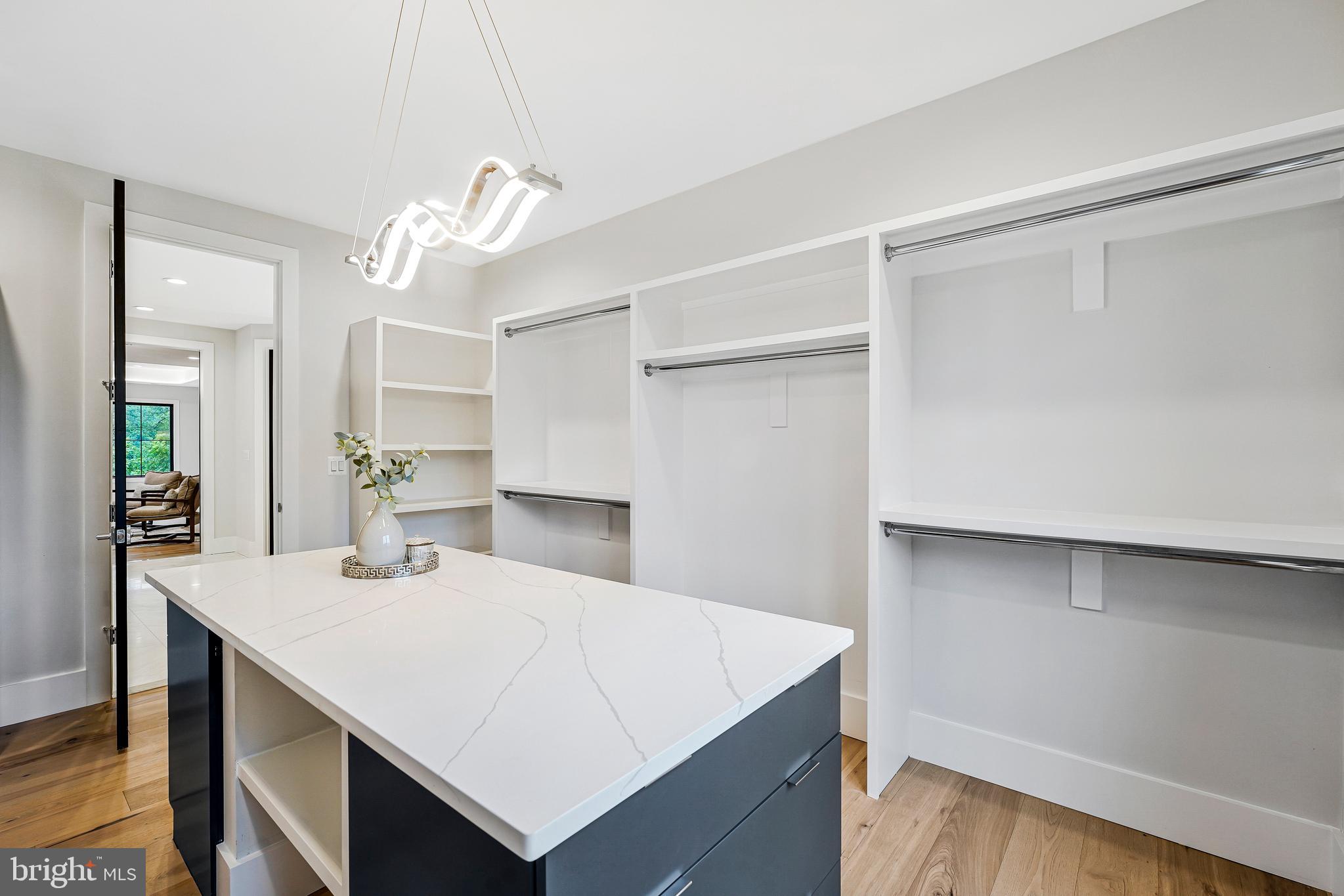 OAKTON - Residential