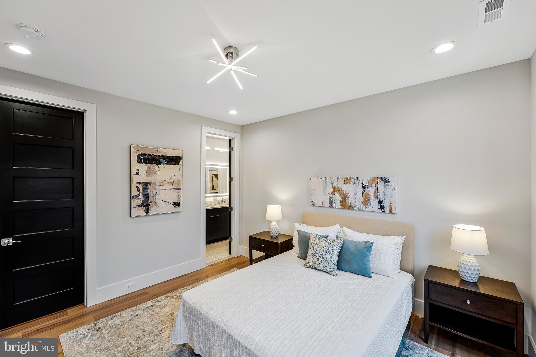 OAKTON - Residential