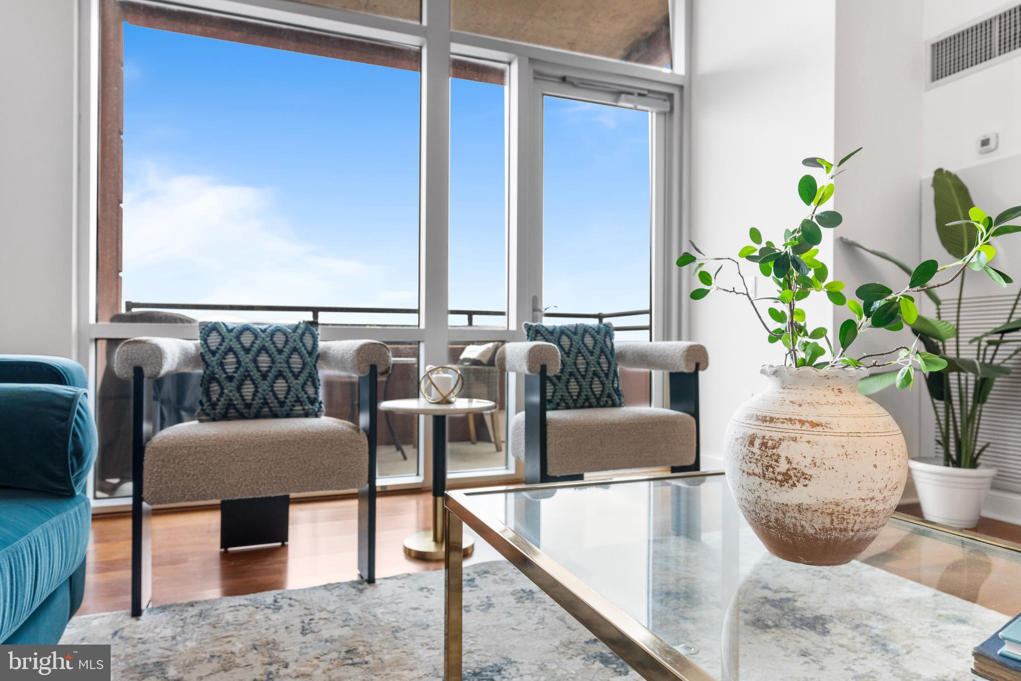 AVENUE OF THE ARTS - Residential