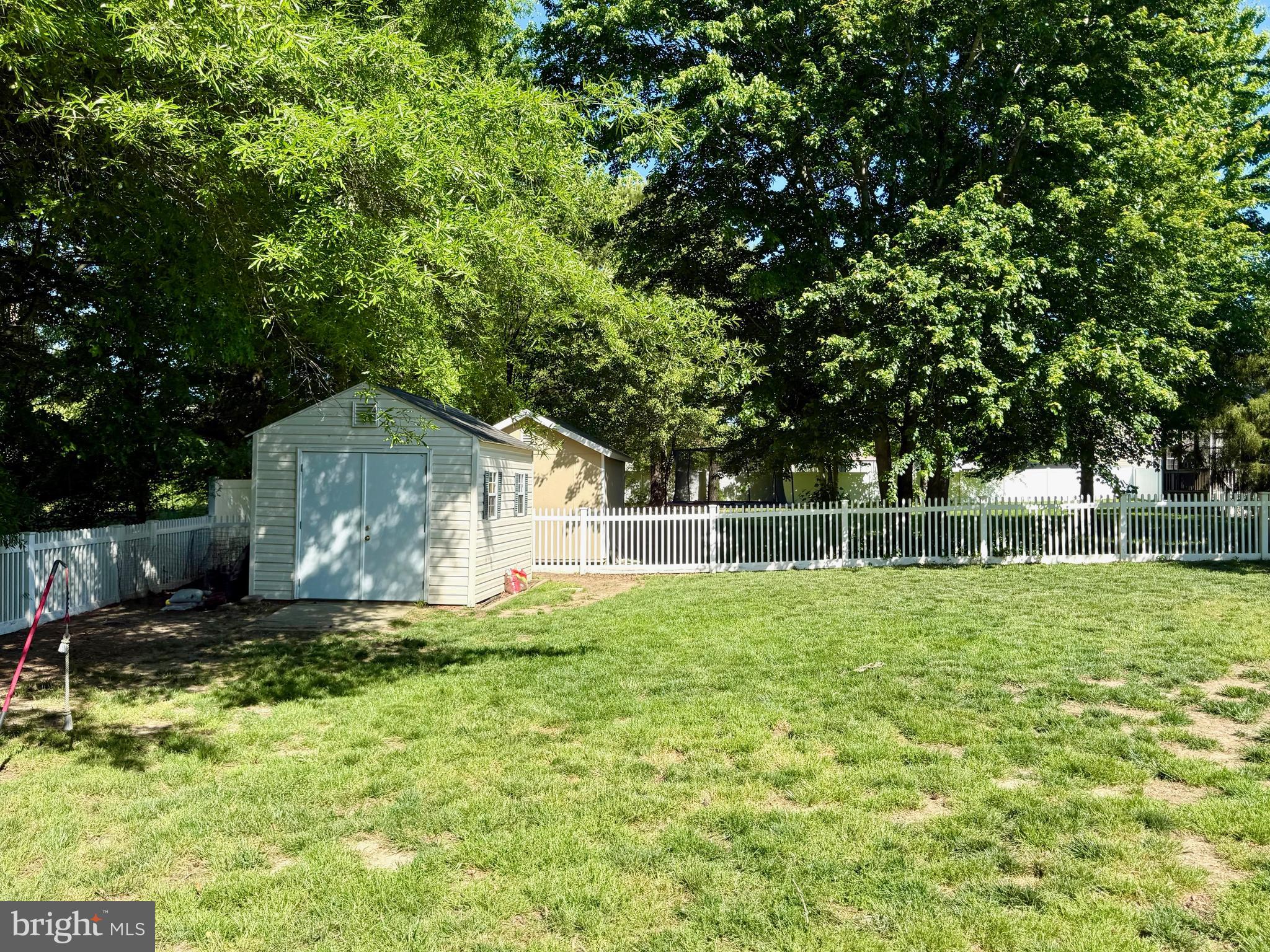 PEMBROOKE - Residential