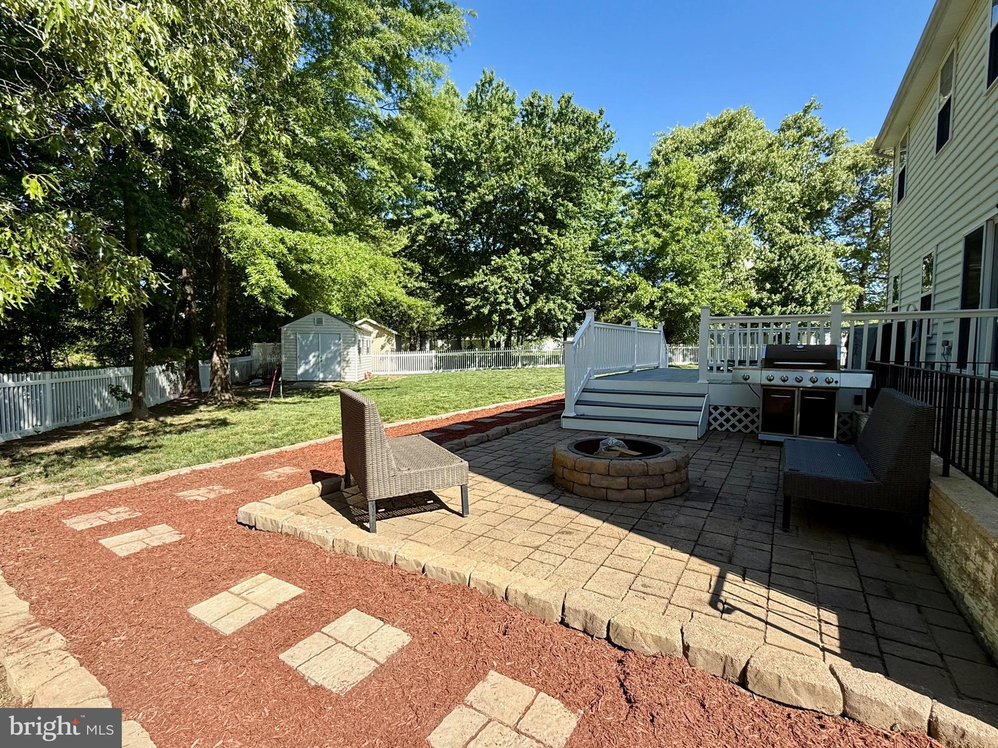 PEMBROOKE - Residential