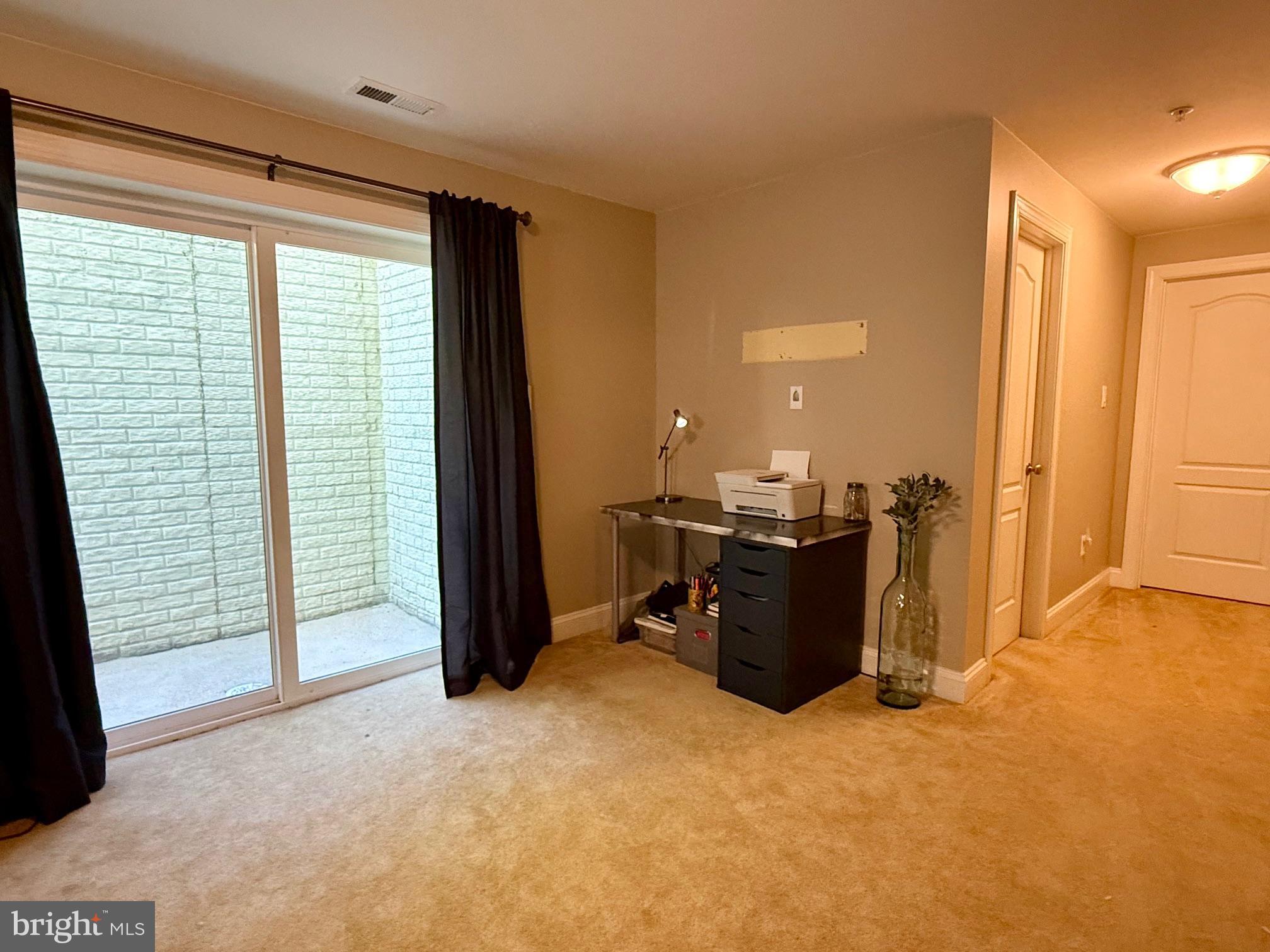 PEMBROOKE - Residential