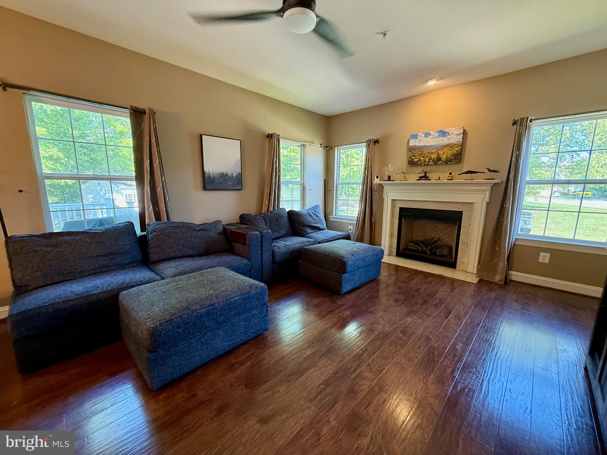 PEMBROOKE - Residential