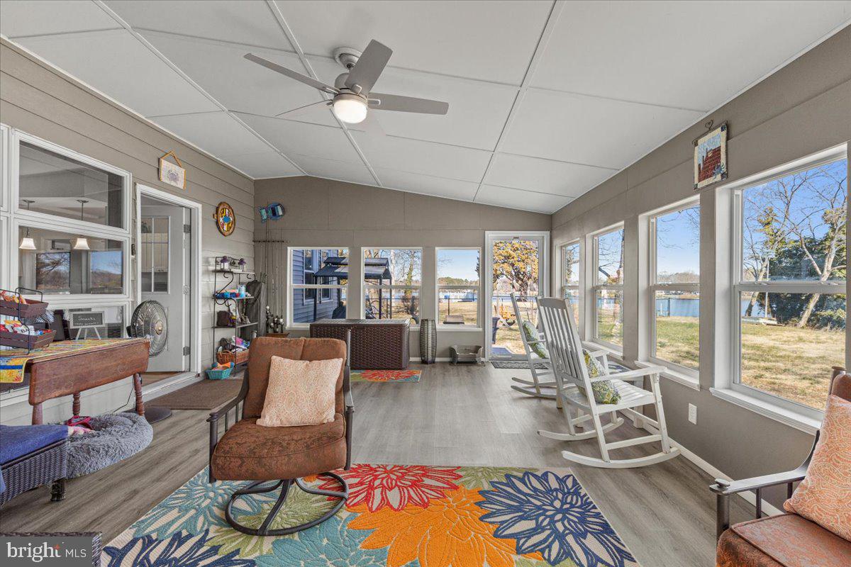 COBB ISLAND - Residential