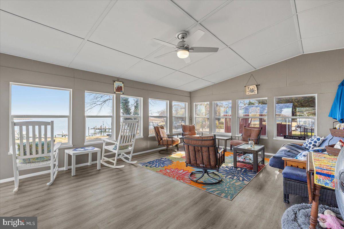 COBB ISLAND - Residential