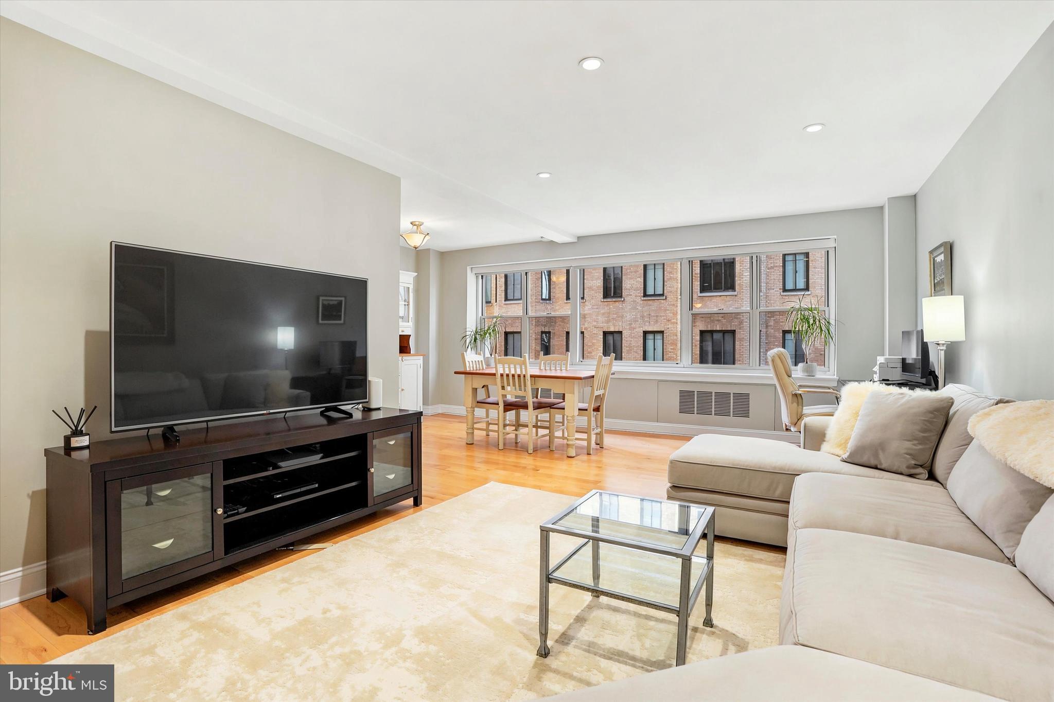 220 W RITTENHOUSE SQUARE 5D