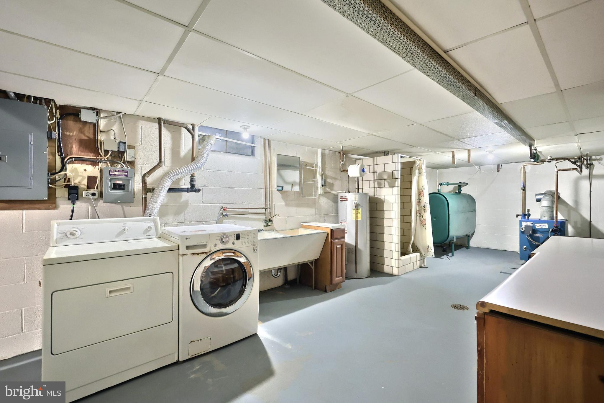 LAKE LEHMAN - Residential