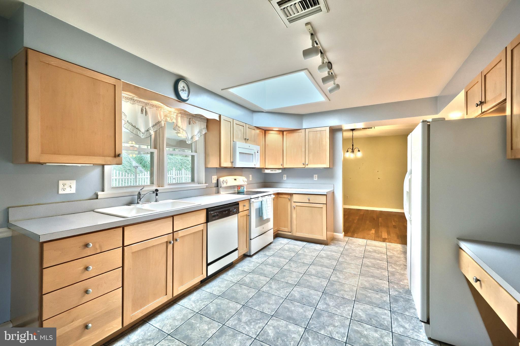 LAKE LEHMAN - Residential