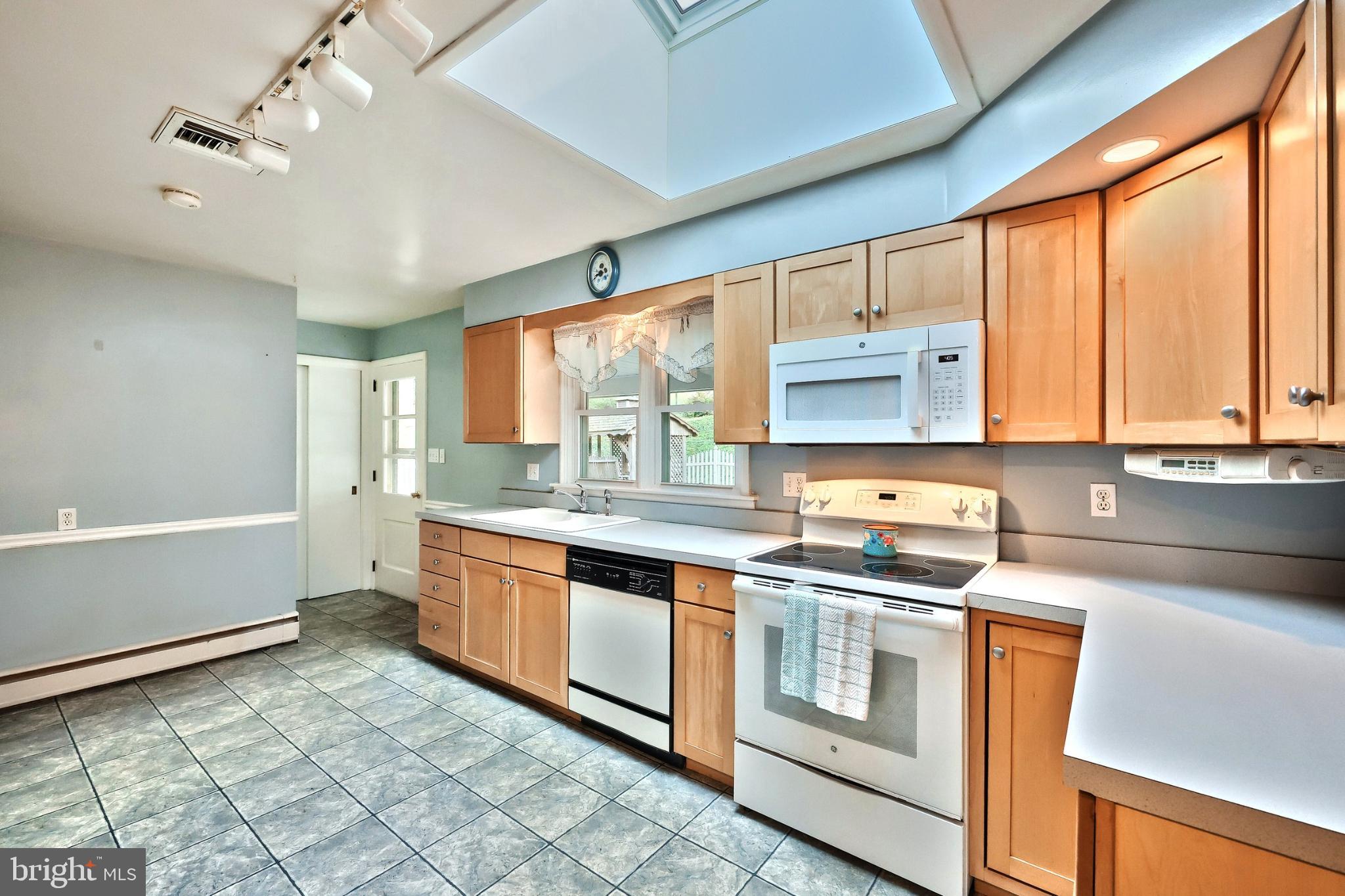 LAKE LEHMAN - Residential