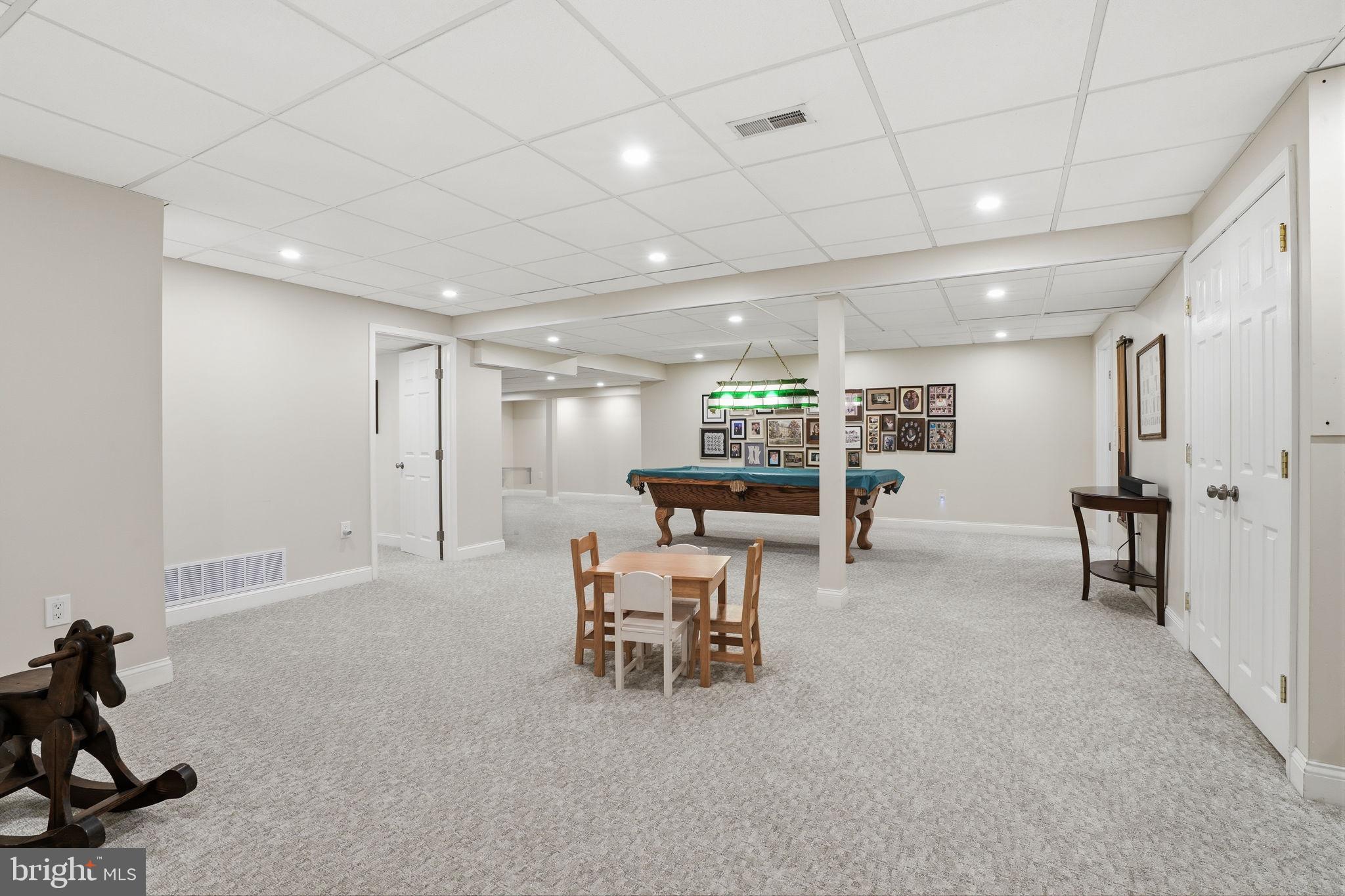 HUNTERS CROSSING - Residential