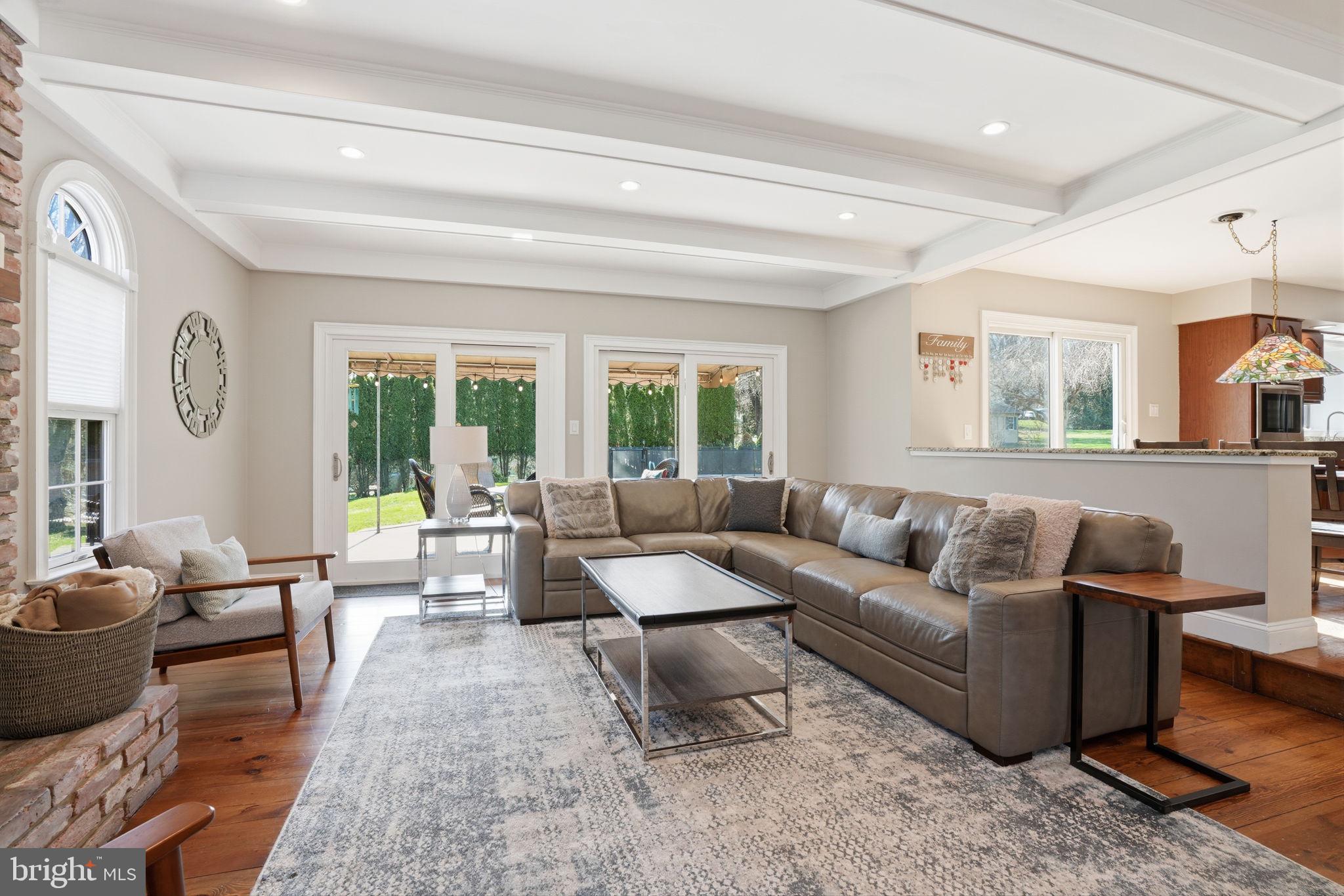 HUNTERS CROSSING - Residential