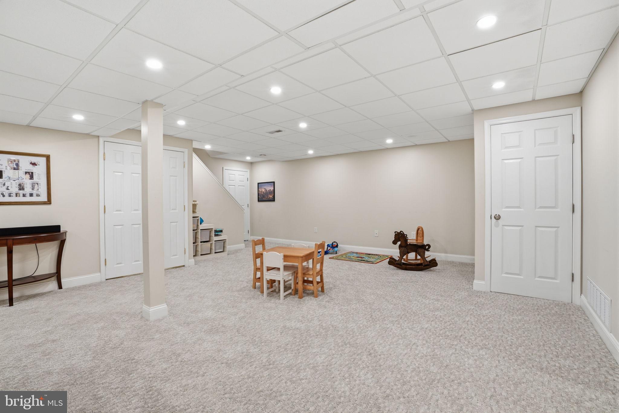 HUNTERS CROSSING - Residential