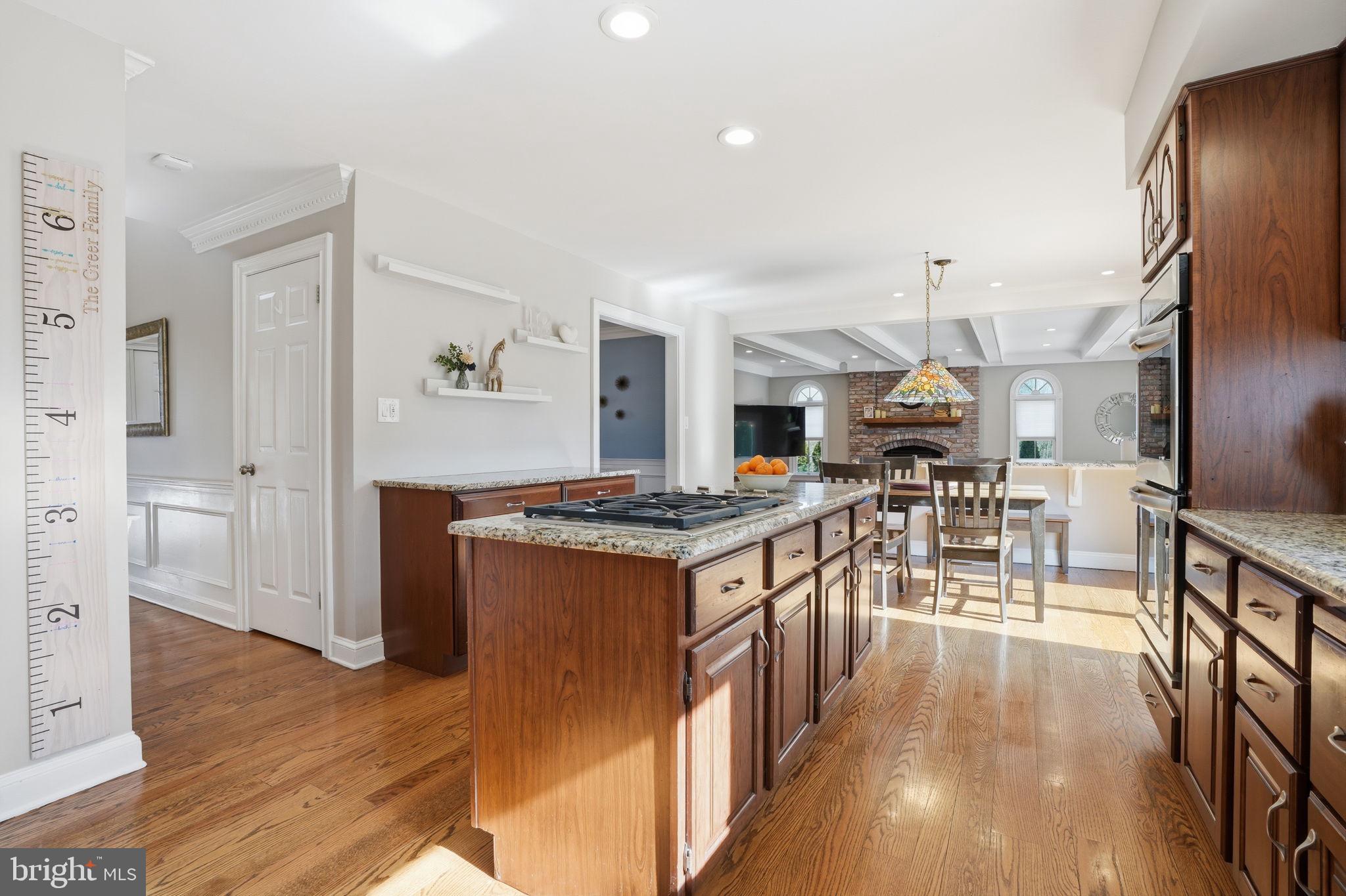 HUNTERS CROSSING - Residential