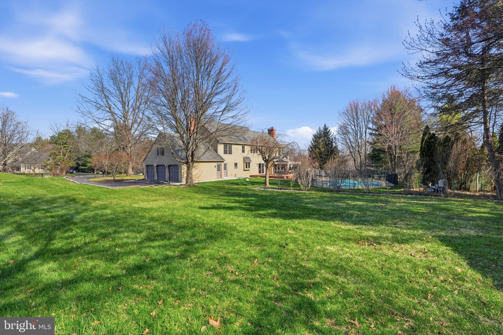 HUNTERS CROSSING - Residential